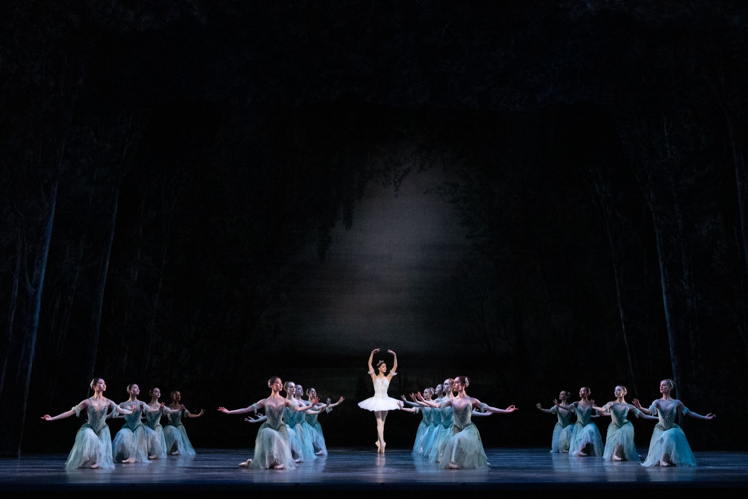 Act 2 of <i>The Sleeping Beauty</i> &copy; ROH | Andrej Uspenski