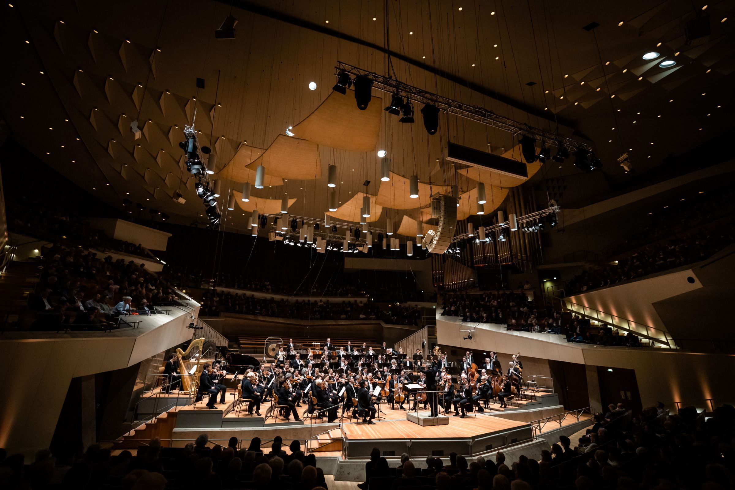 Esa-Pekka Salonen conducts the Berliner Philharmoniker © Stephan Rabold