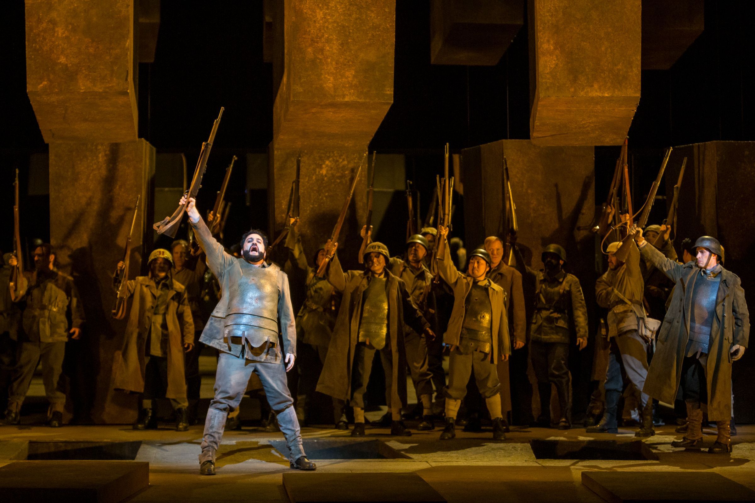 <i>Le Trouvère</i> à l'Opéra Bastille &copy; Sébastien Mathé / Opéra national de Paris