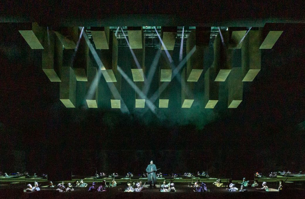 <i>Le Trouv&egrave;re</i> &agrave; l'Op&eacute;ra Bastille &copy; S&eacute;bastien Math&eacute; / Op&eacute;ra national de Paris