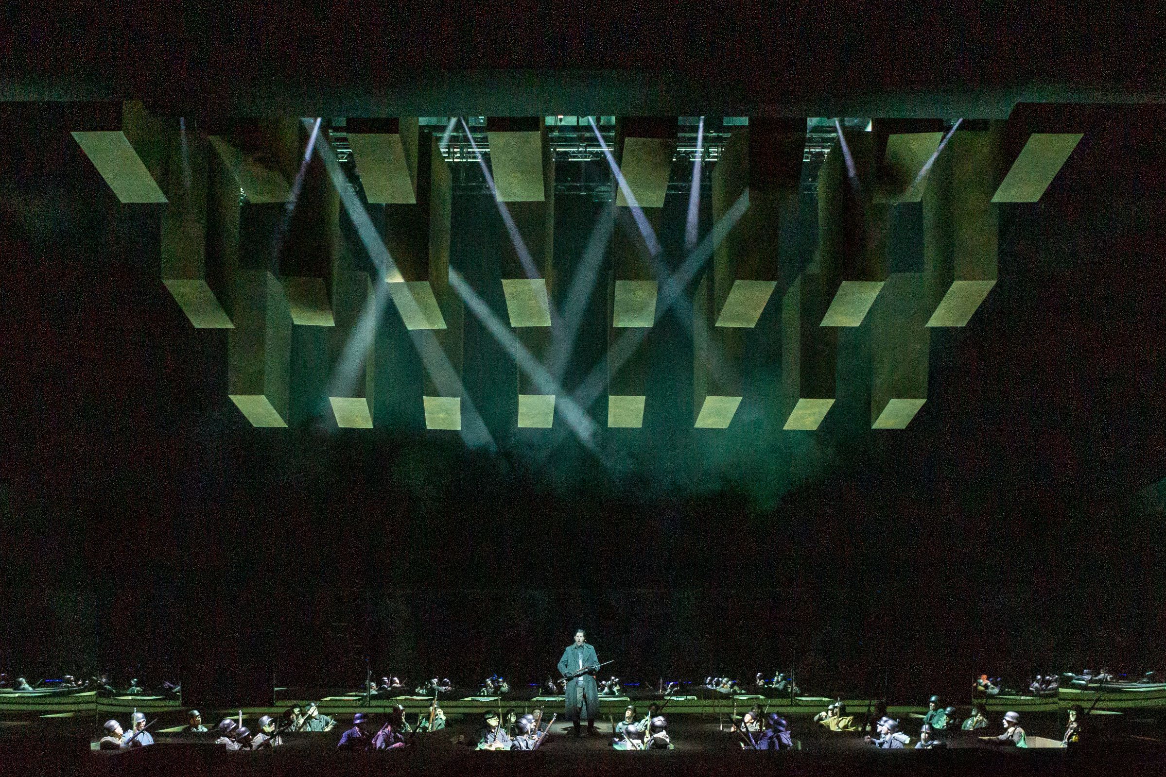 <i>Le Trouvère</i> à l'Opéra Bastille &copy; Sébastien Mathé / Opéra national de Paris