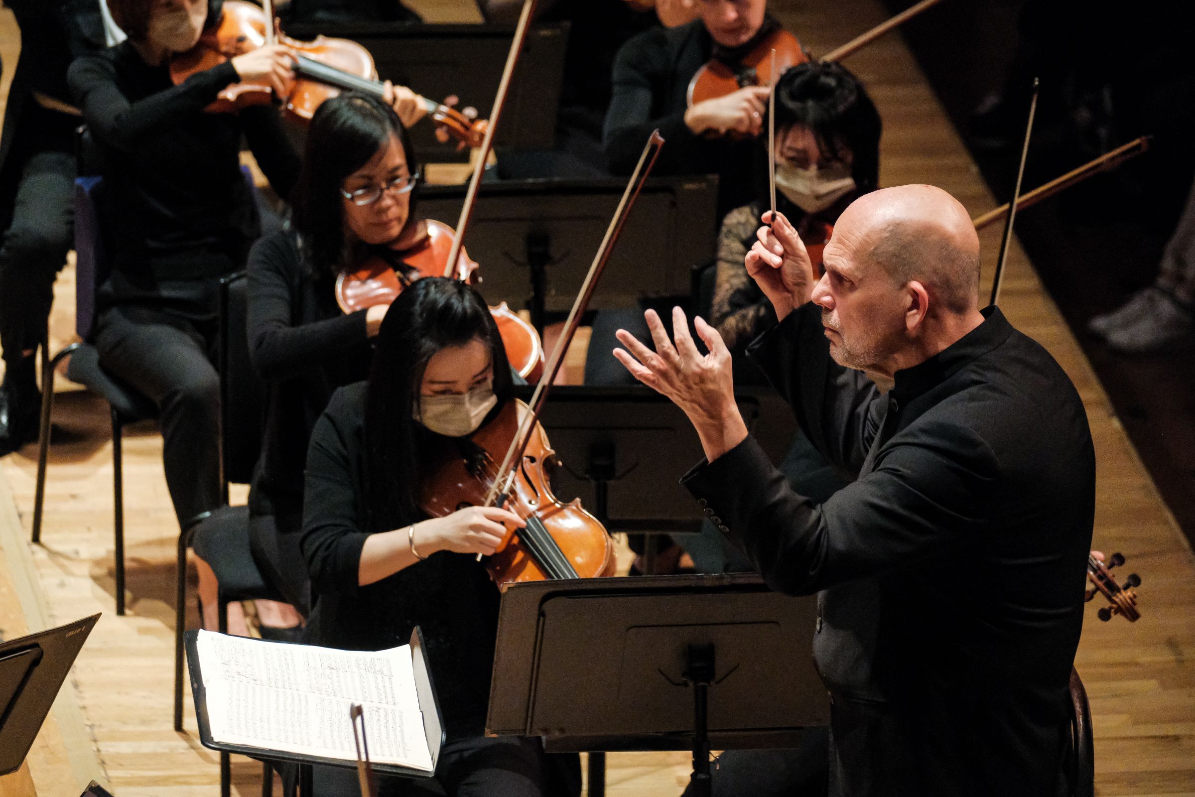 Jaap van Zweden conducts the Hong Kong Philharmonic © Ka Lam | HK Phil