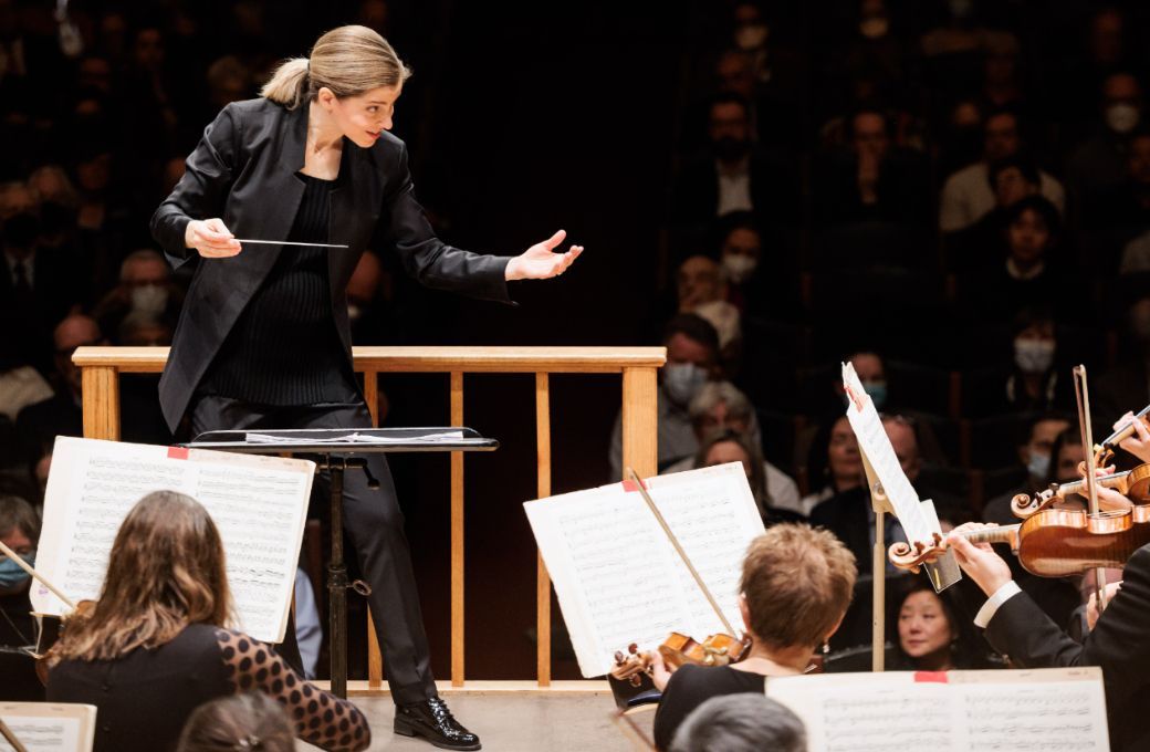 Karina Canellakis conducts the Boston Symphony &copy; Aram Boghosian