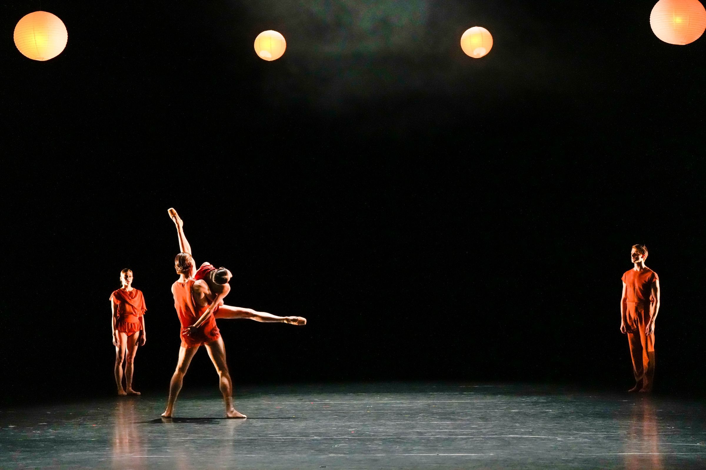 <i>#fivewithfive – Just a few moons away</i> &copy; Roman Novitzky | Stuttgarter Ballett