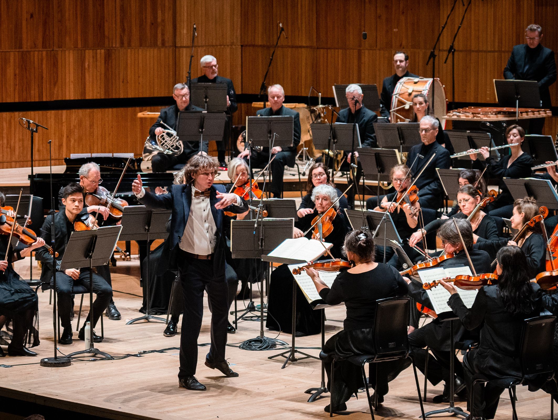 Maxim Emelyanychev conducts the OAE © Zen Grisdale