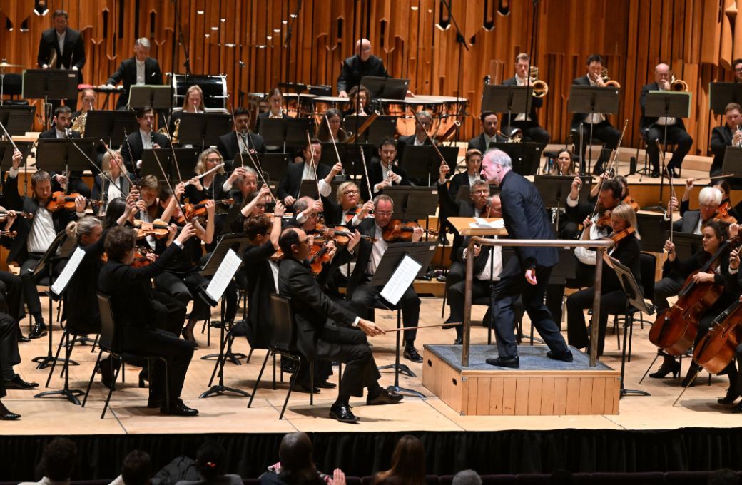 Gianandrea Noseda conducts the London Symphony Orchestra © LSO | Mark Allan