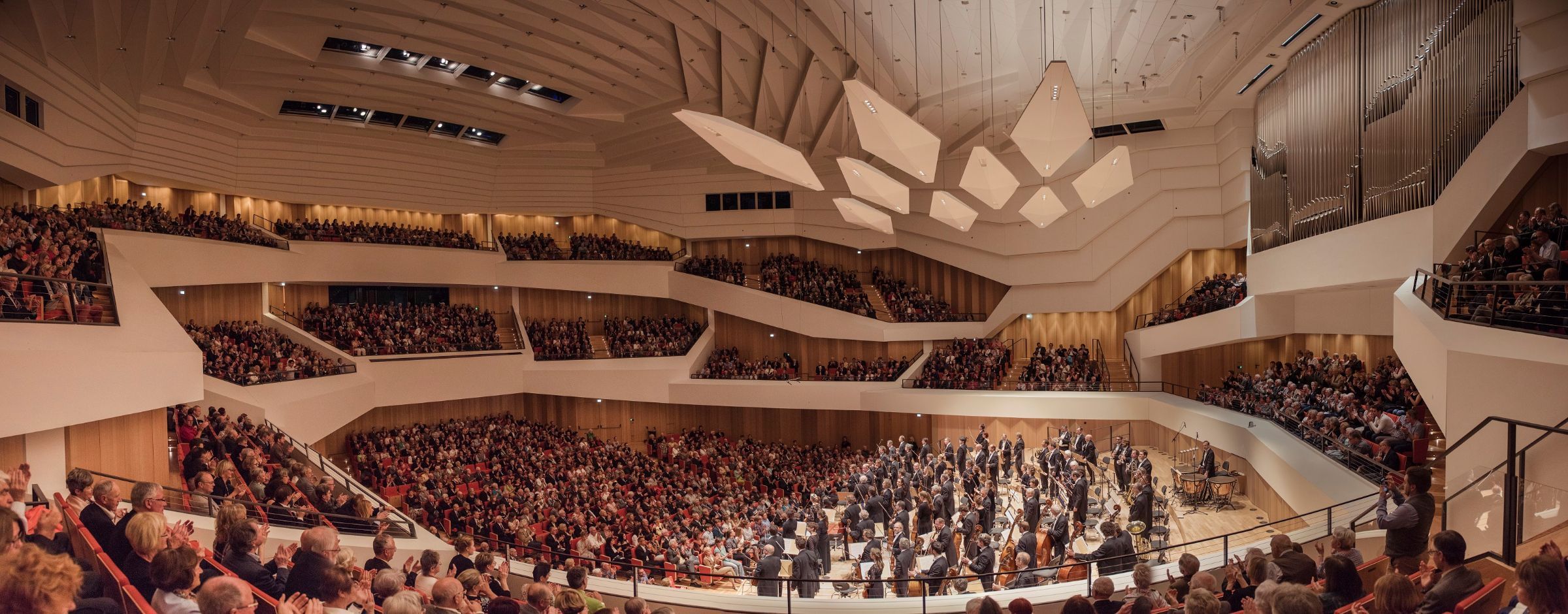 The Dresden Kulturpalast © Jörg Simanowski