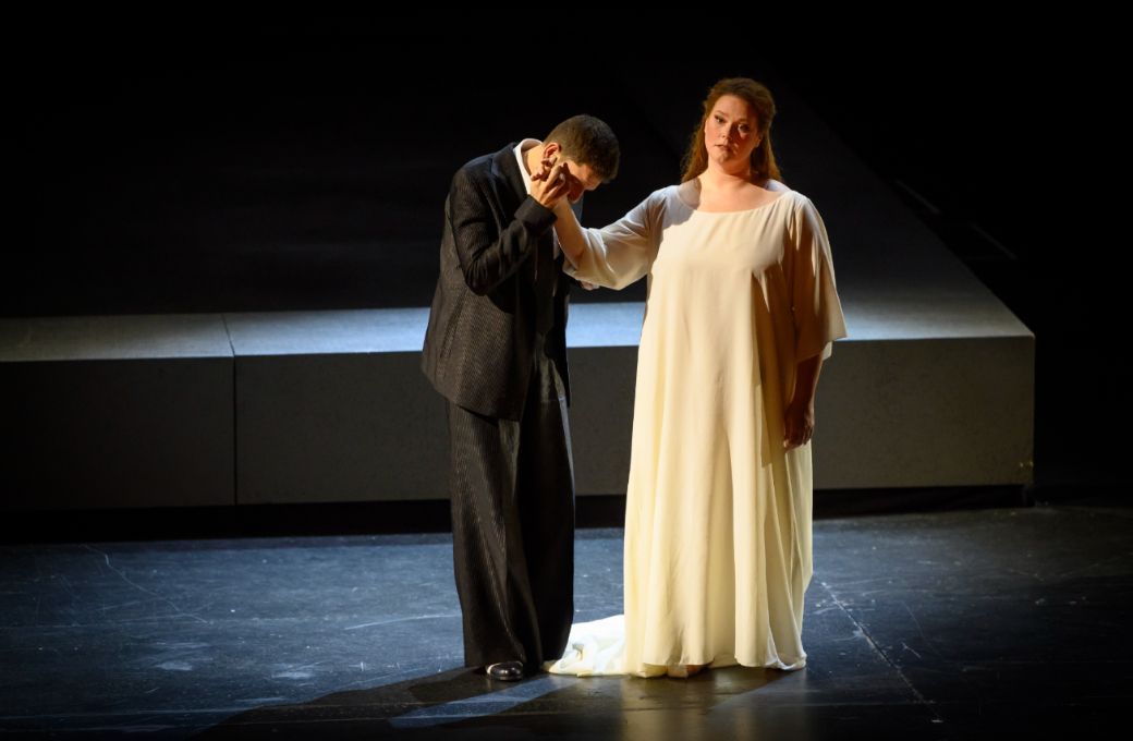 Marko Mimica (Comte Rodolfo) et Jessica Pratt (Amina) &copy; J. Berger / Op&eacute;ra Royal de Wallonie-Li&egrave;ge