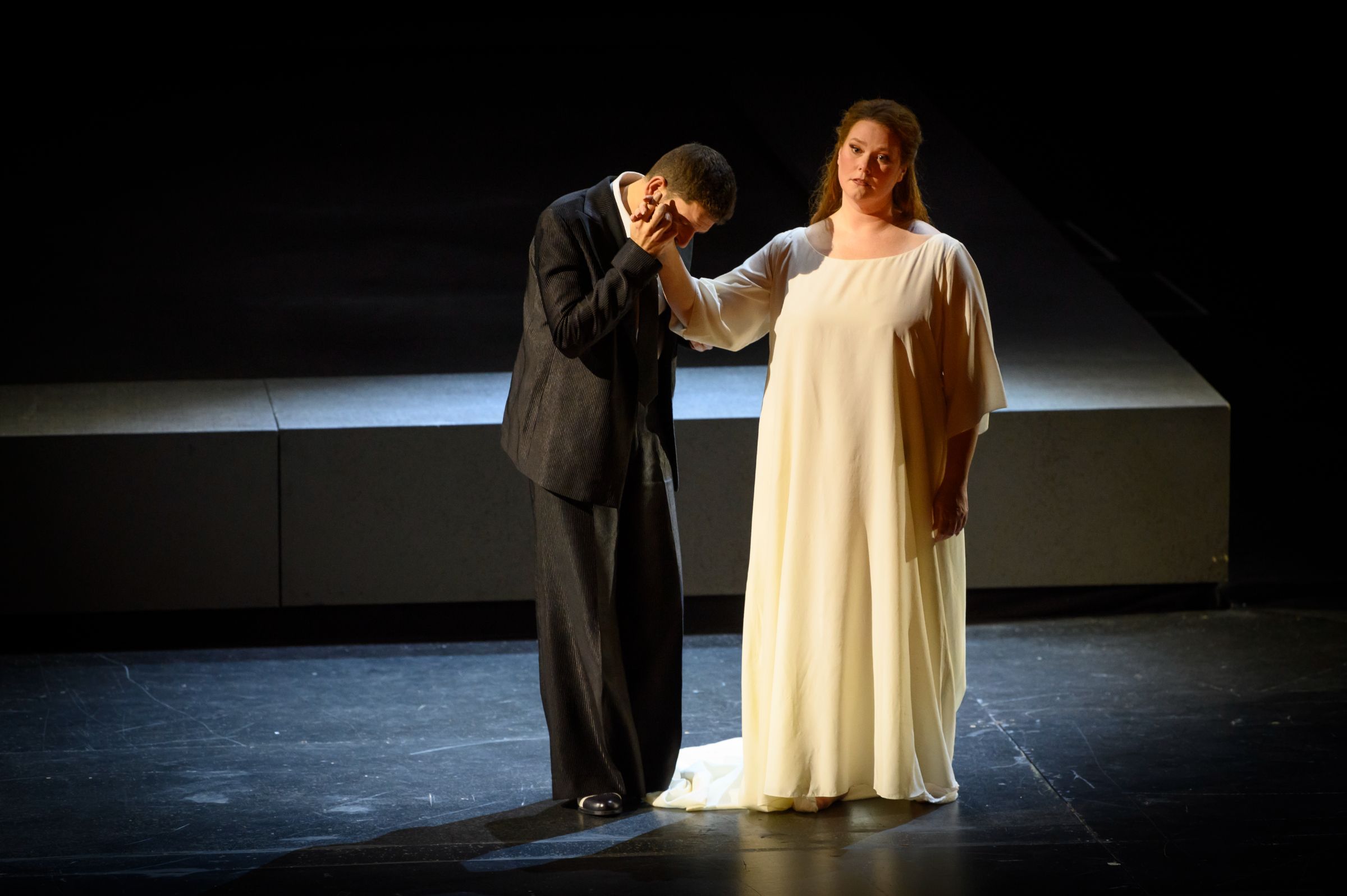 Marko Mimica (Comte Rodolfo) et Jessica Pratt (Amina) &copy; J. Berger / Opéra Royal de Wallonie-Liège
