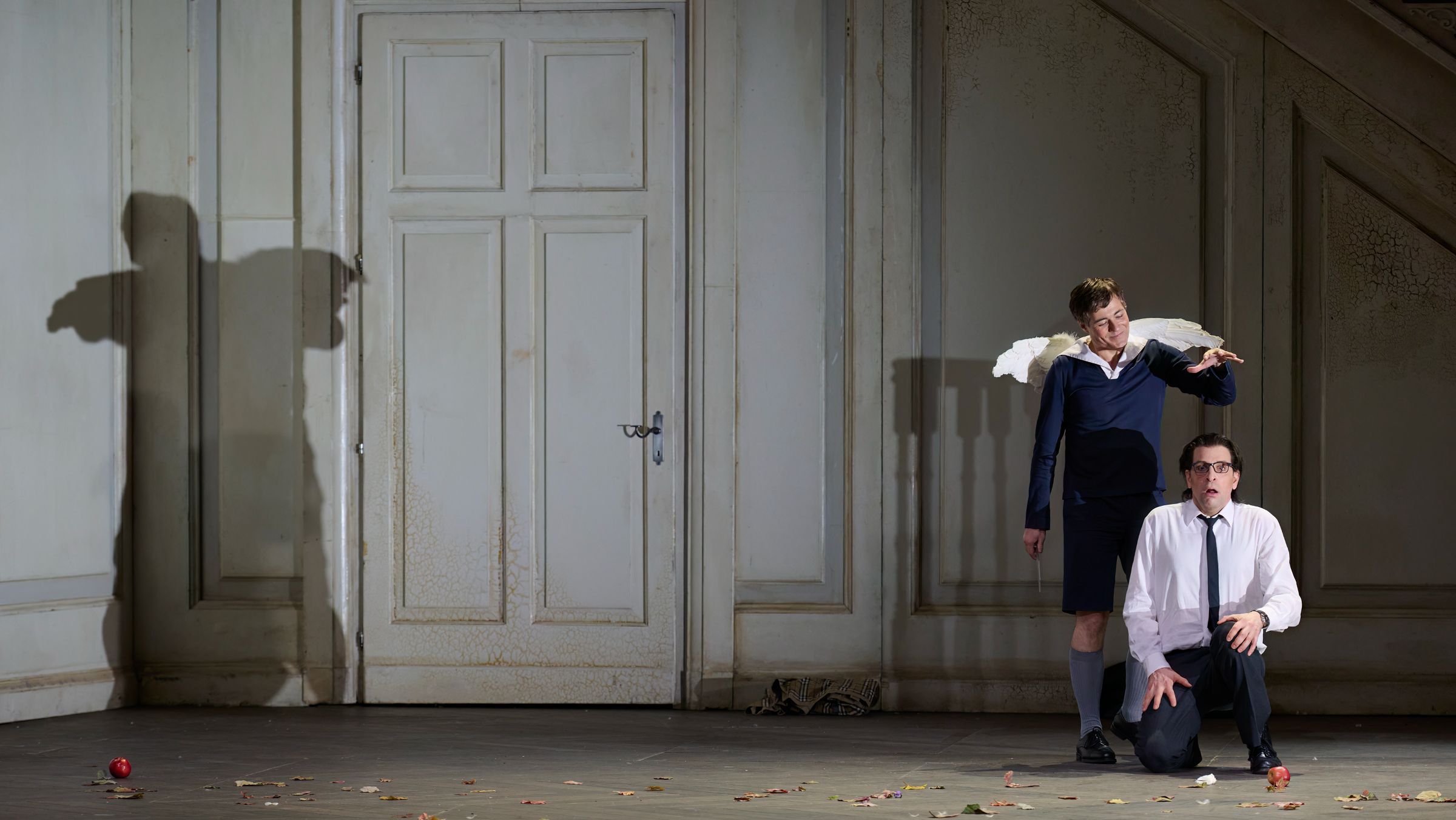 Uli Kirsch (Cherubim) and Luca Pisaroni (Figaro) &copy; Michael Cooper