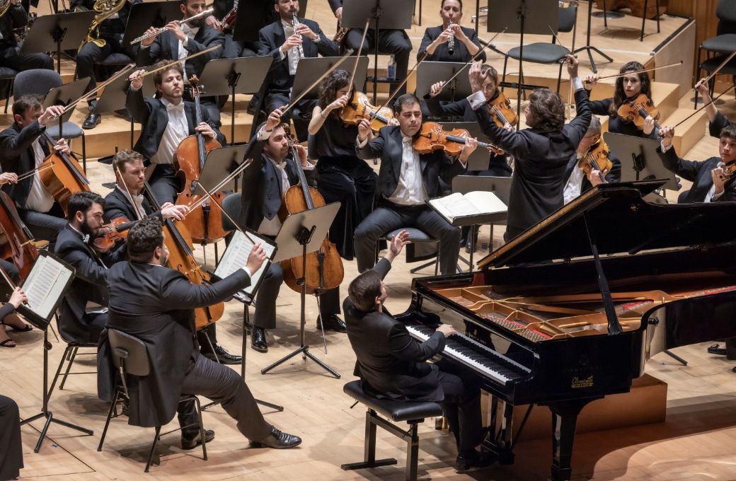 La Orquestra de la Comunitat Valenciana, Javier Perianes y Gustavo Gimeno &copy; Miguel Lorenzo | Les Arts