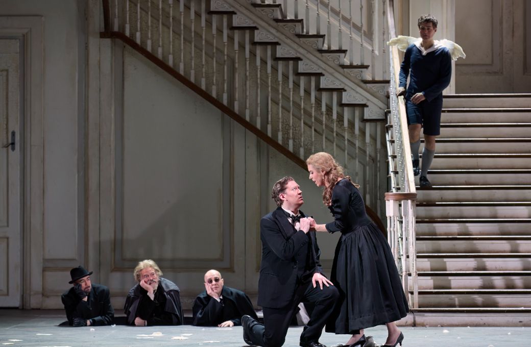 Lauren Fagan (Countess) and Gordon Bintner (Count) &copy; Michael Cooper