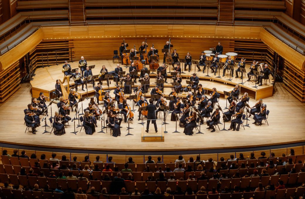 Victorien Vanoosten conducts the Orchestre M&eacute;tropolitain de Montr&eacute;al &copy; Fran&ccedil;ois Goupil