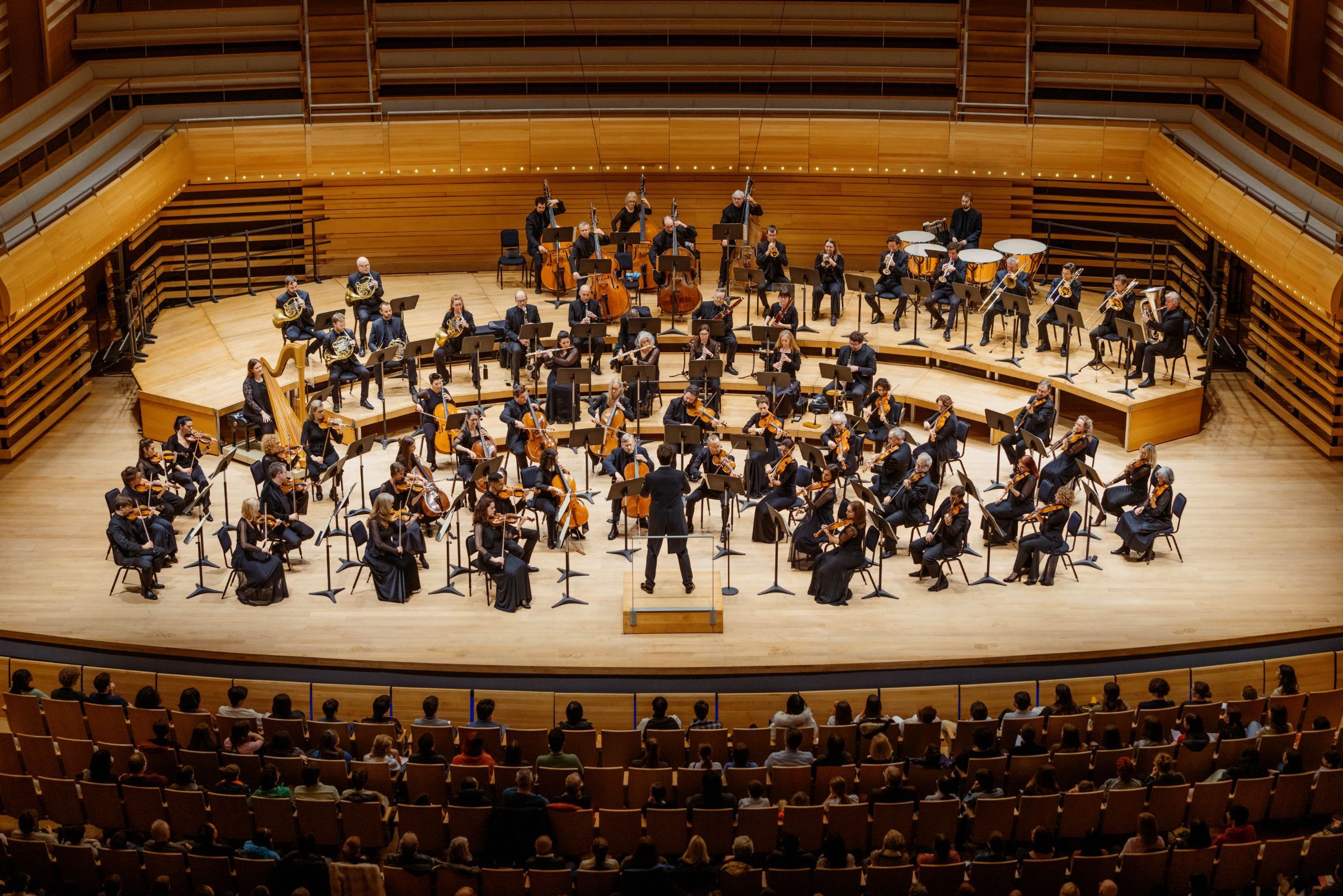 Victorien Vanoosten conducts the Orchestre Métropolitain de Montréal &copy; François Goupil