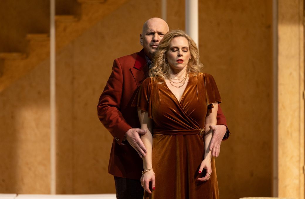 Claudio Otelli (Falstaff) und Emily Newton (Alice Ford) &copy; Pedro Malinowski