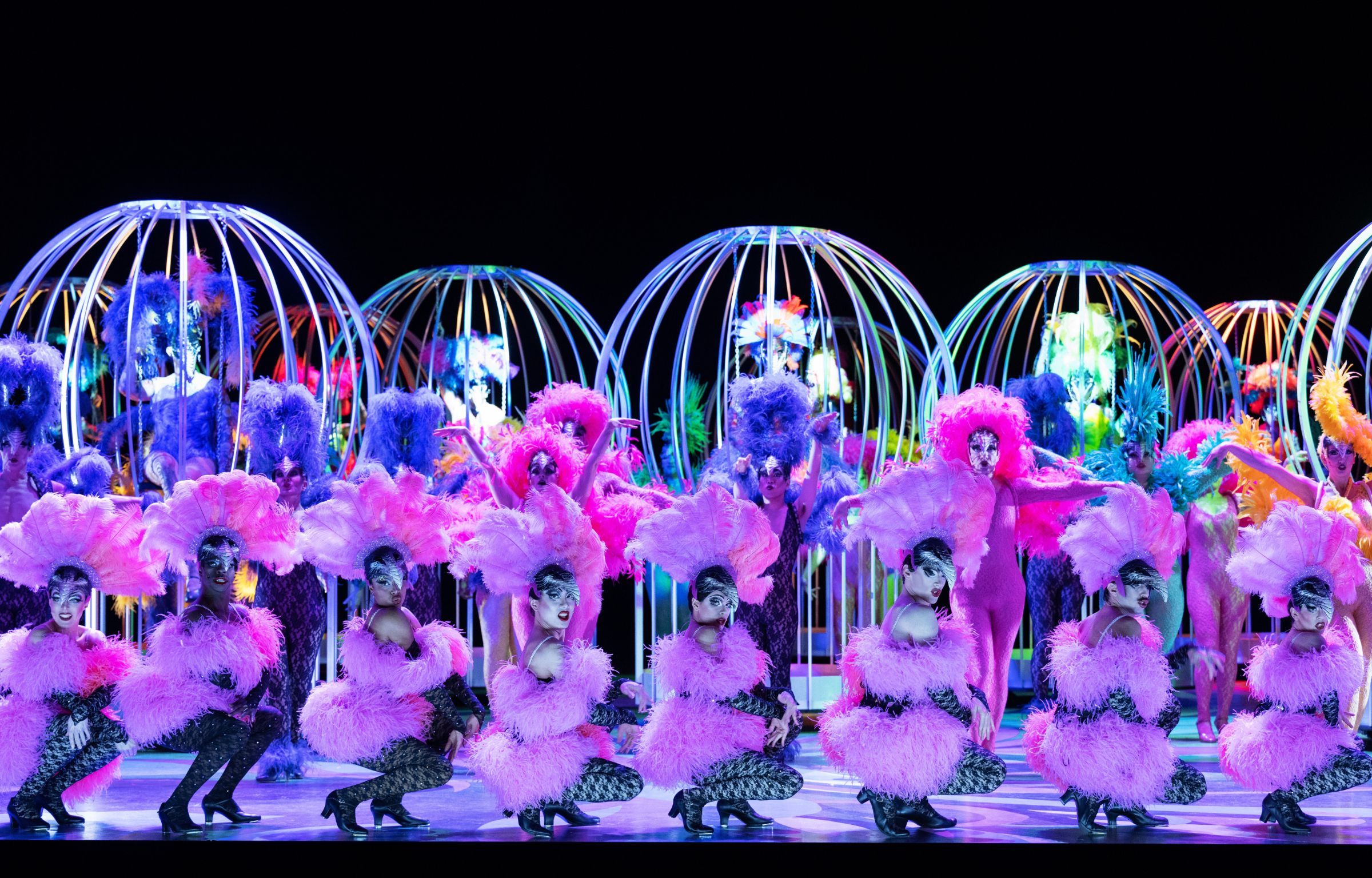 Dance ensemble of the Komische Oper Berlin &copy; Monika Rittershaus