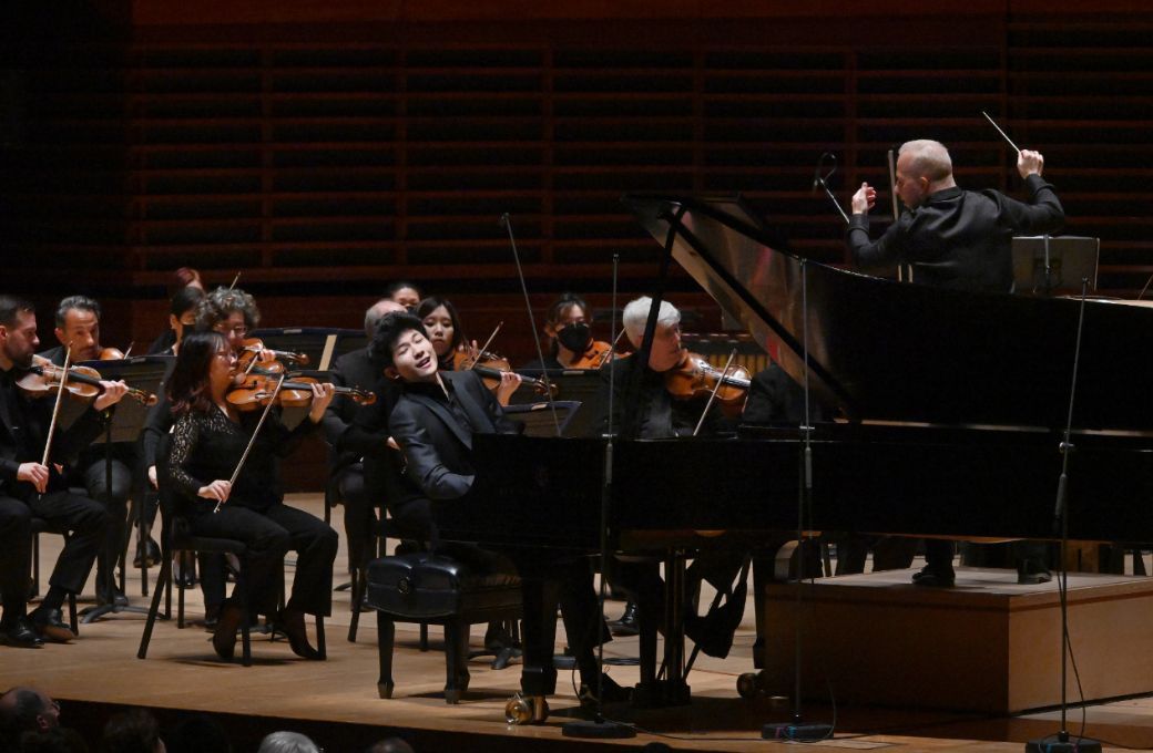 Tony Siqi Yun, Yannick Nézet-Séguin and the Philadelphia Orchestra &copy; Pete Checchia