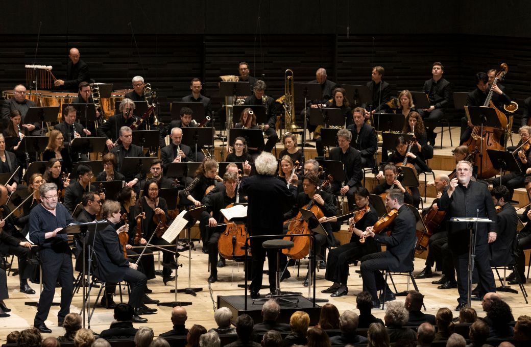 Sir Simon Rattle dirigiert das BRSO in Wagners <i>Siegfried</i> &copy; BR | Astrid Ackermann