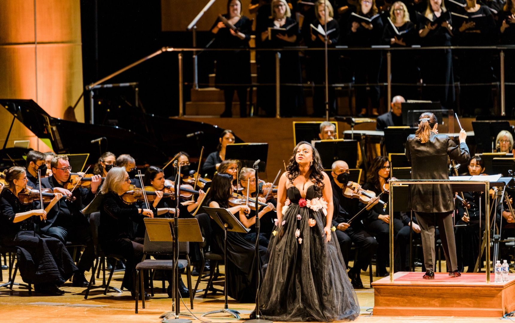 Brandie Inez Sutton and the Opera Philadelphia Chorus and Orchestra &copy; Dominic M Mercier