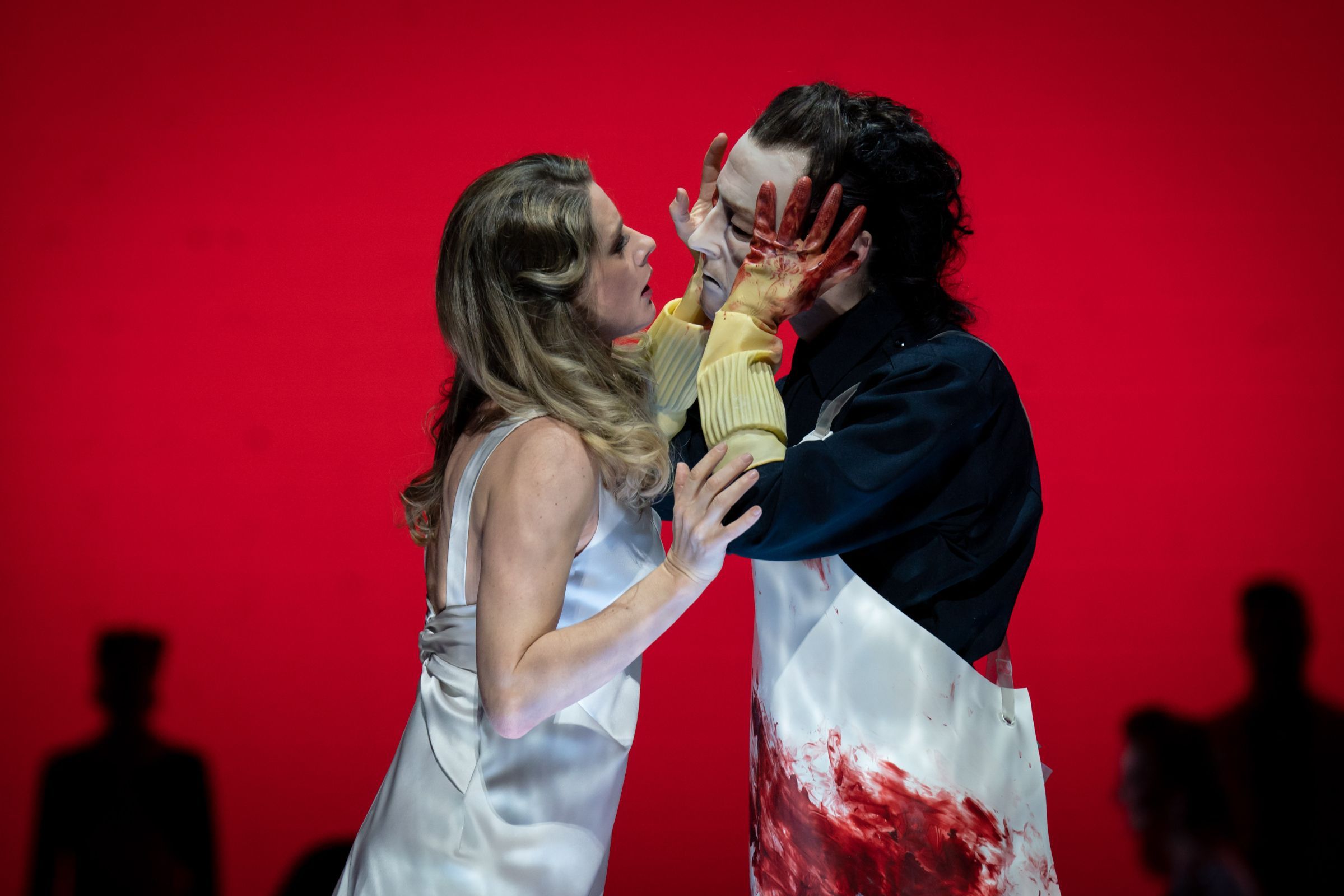 Malin Byström (Salome) and Pablo Delgado (Executioner) &copy; Wiener Staatsoper | Ashley Taylor