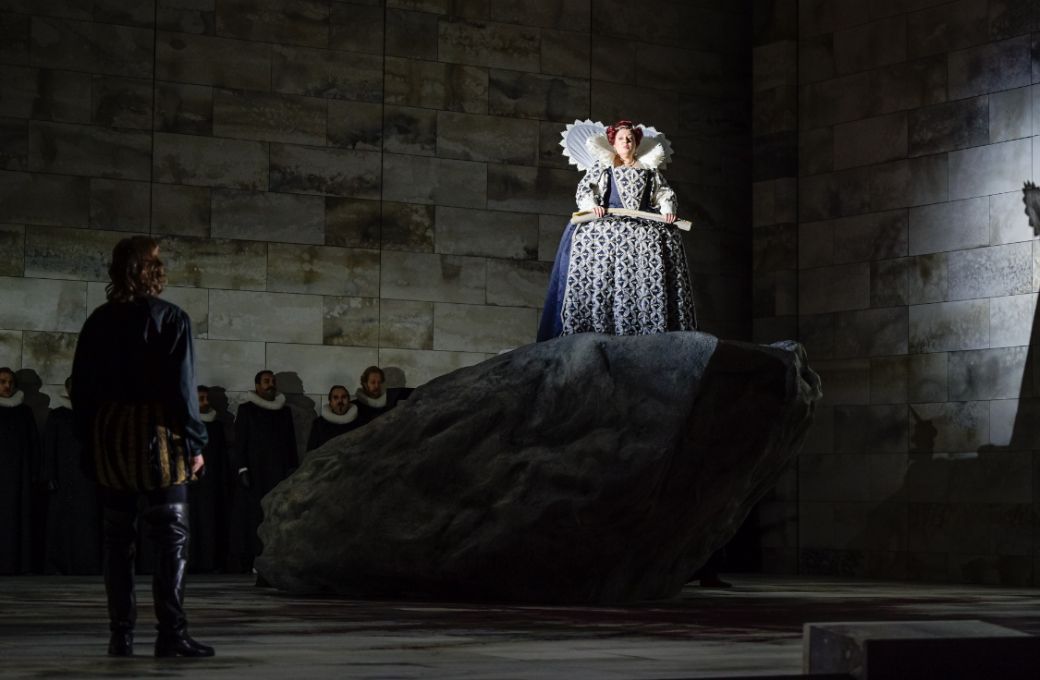 Stephen Costello (Roberto Devereux) und Inga Kalna (Elisabetta) © Toni Suter