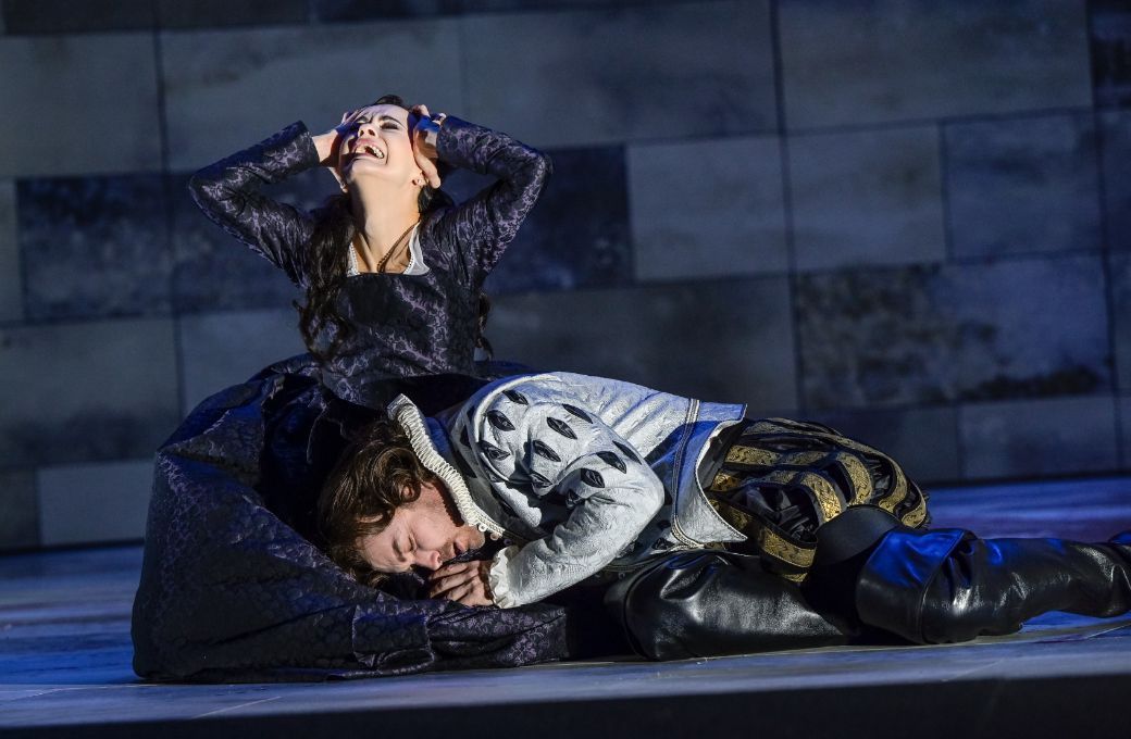 Anna Goryachova (Sara) und Stephen Costello (Roberto Devereux) © Toni Suter
