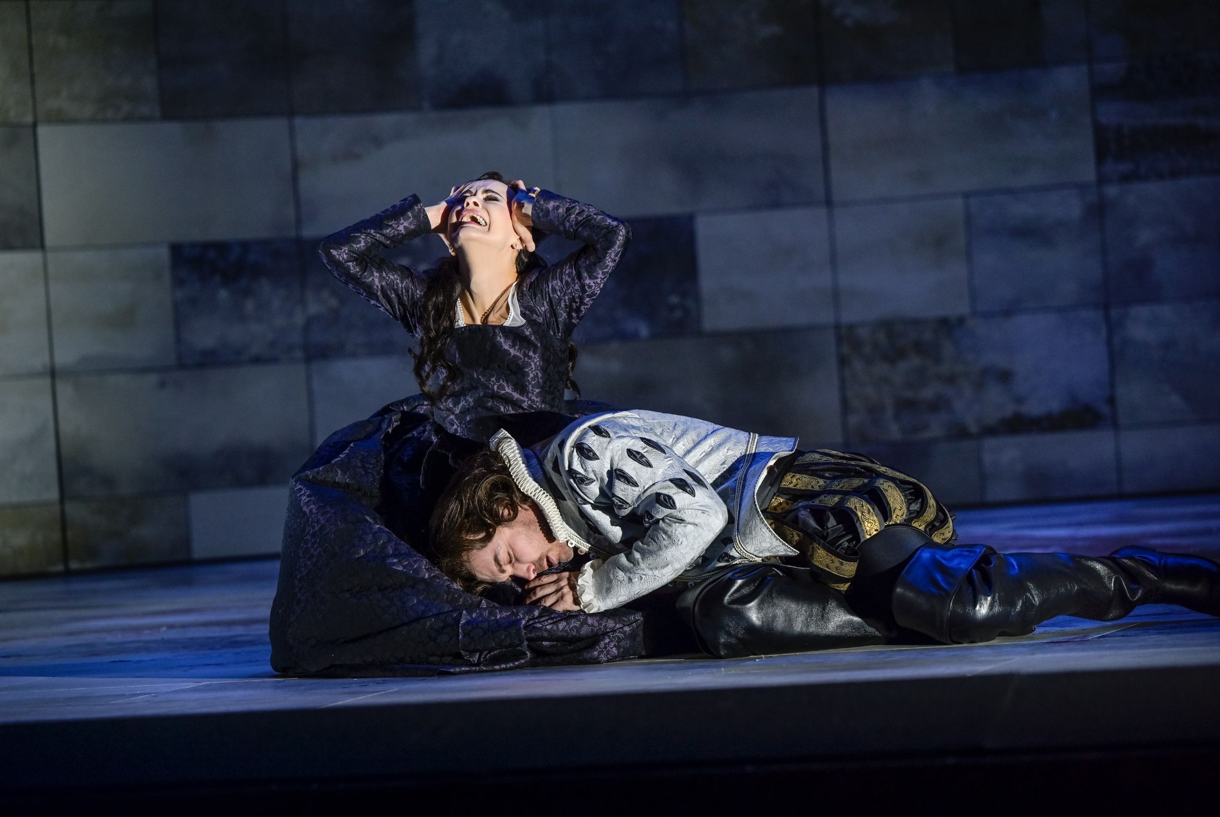 Anna Goryachova (Sara) und Stephen Costello (Roberto Devereux) © Toni Suter