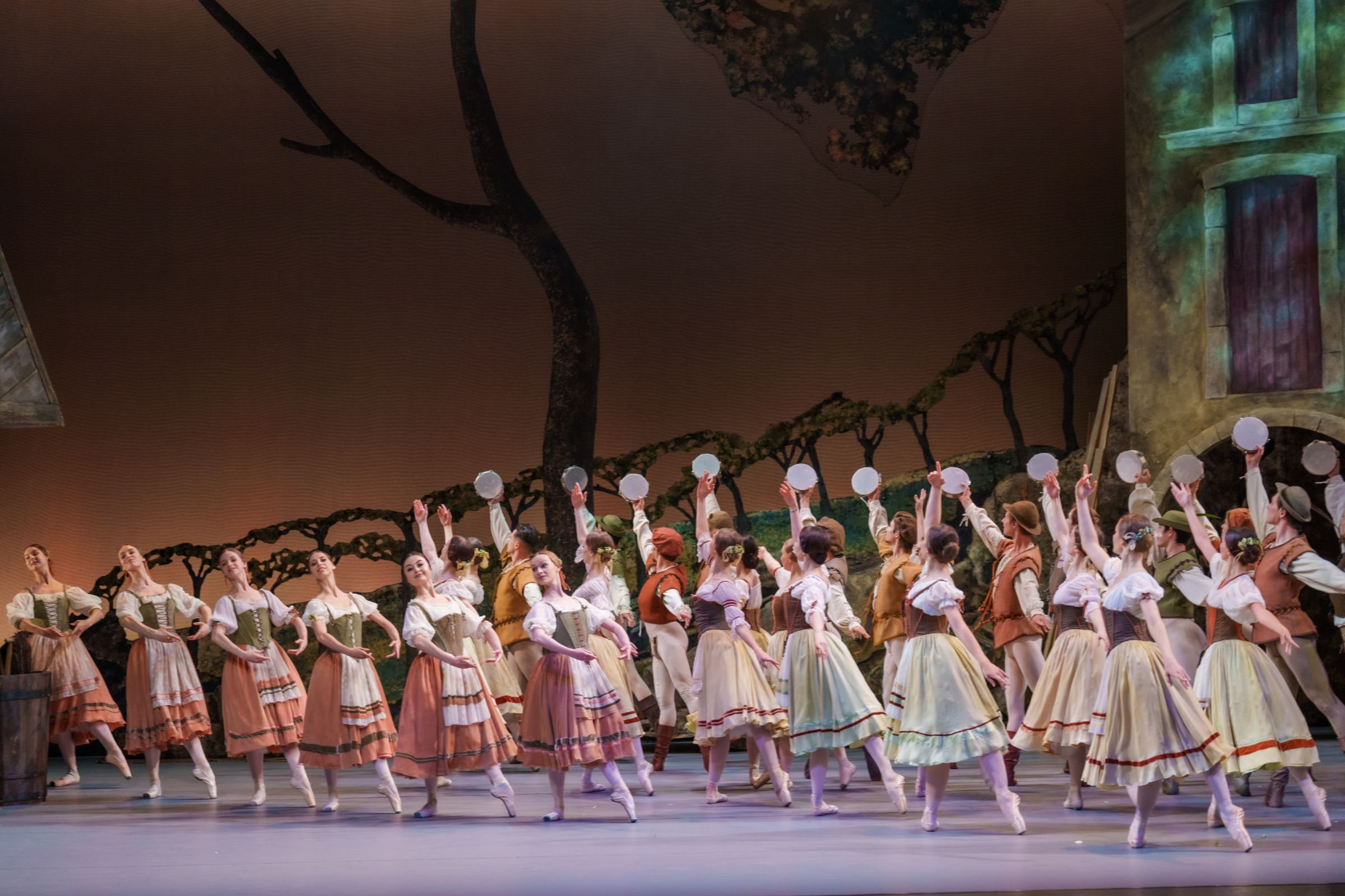 United Ukrainian Ballet in Ratmansky's <i>Giselle</i> Act 1 © Altin Kaftira