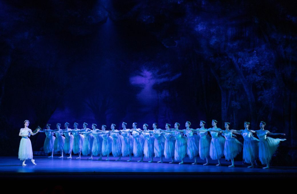 United Ukrainian Ballet in Ratmansky's <i>Giselle</i> Act 2 © Mark Senior