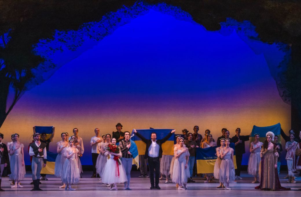 United Ukrainian Ballet, US Debut at the Kennedy Center, curtain call © Mena Brunette