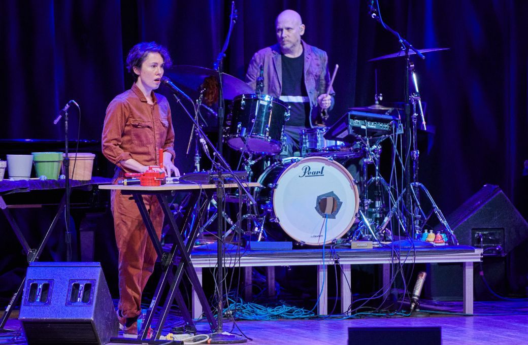Caroline Shaw and Sō Percussion &copy; Joseph Sinnott