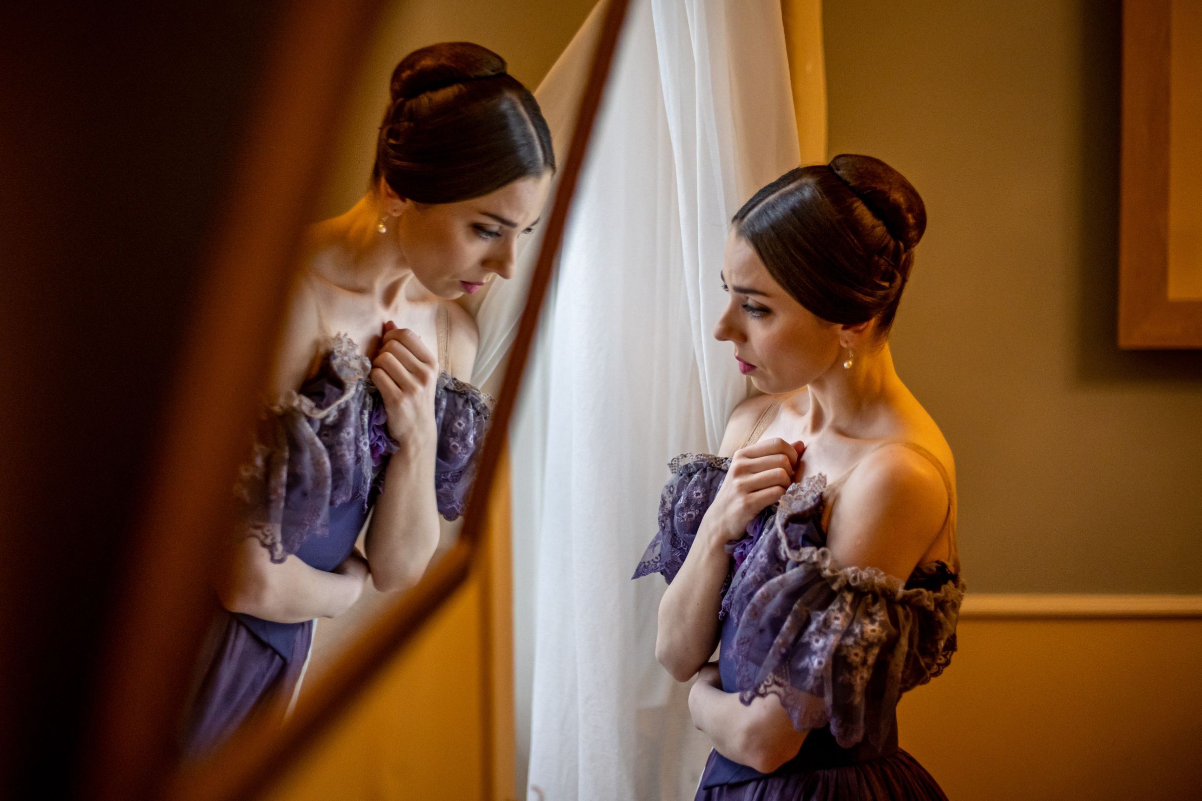 Alina Nanu as Tatiana in <i>Onegin</i> &copy; Czech National Ballet