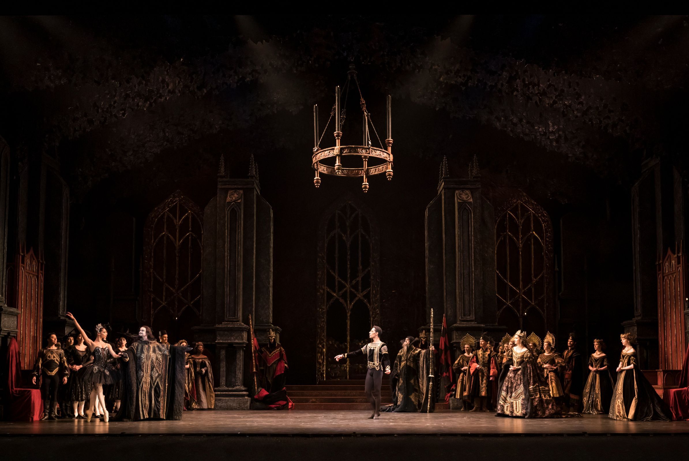 Birmingham Royal Ballet in <i>Swan Lake</i> Act 3 © Bill Cooper