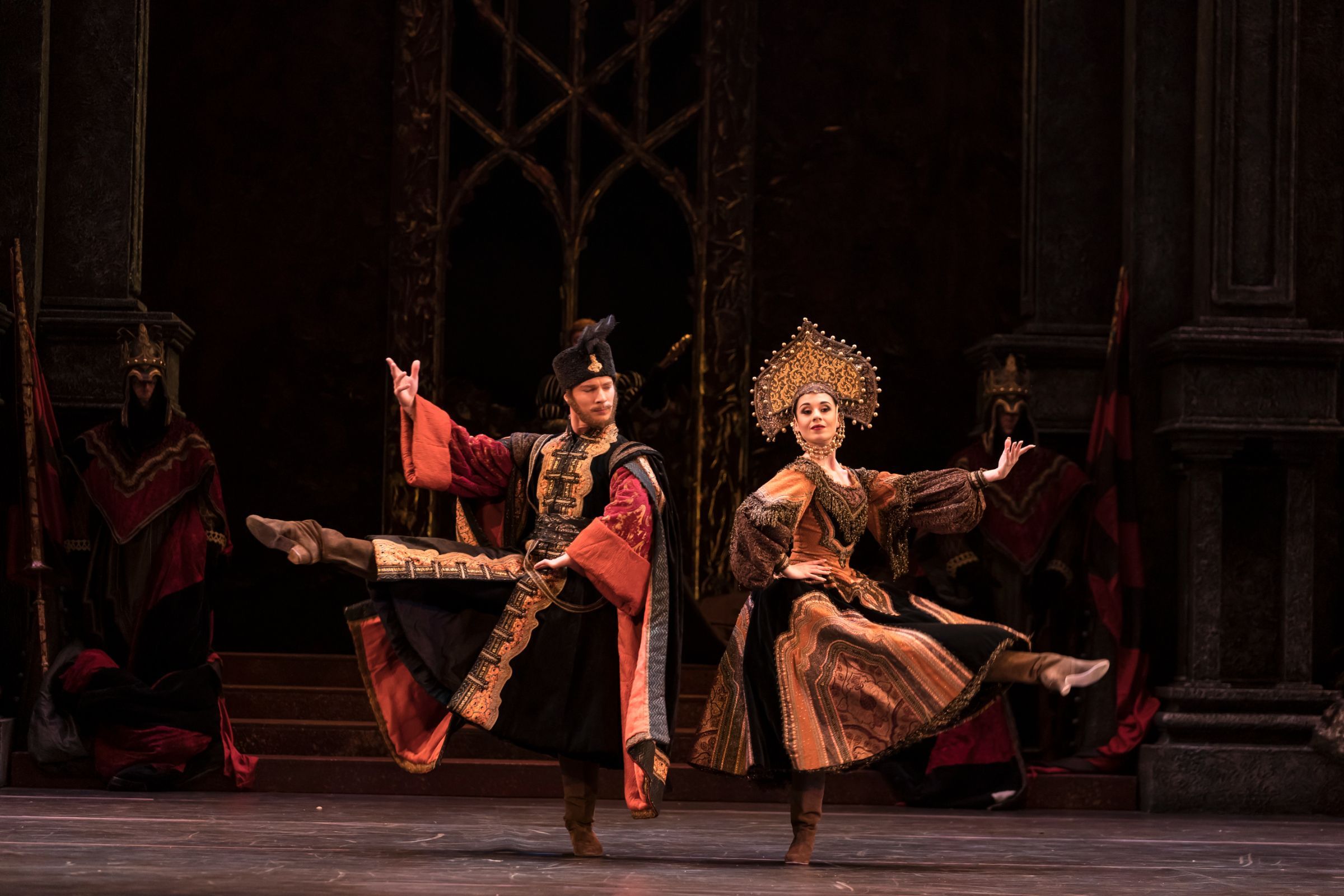 Birmingham Royal Ballet in <i>Swan Lake</i> © Bill Cooper