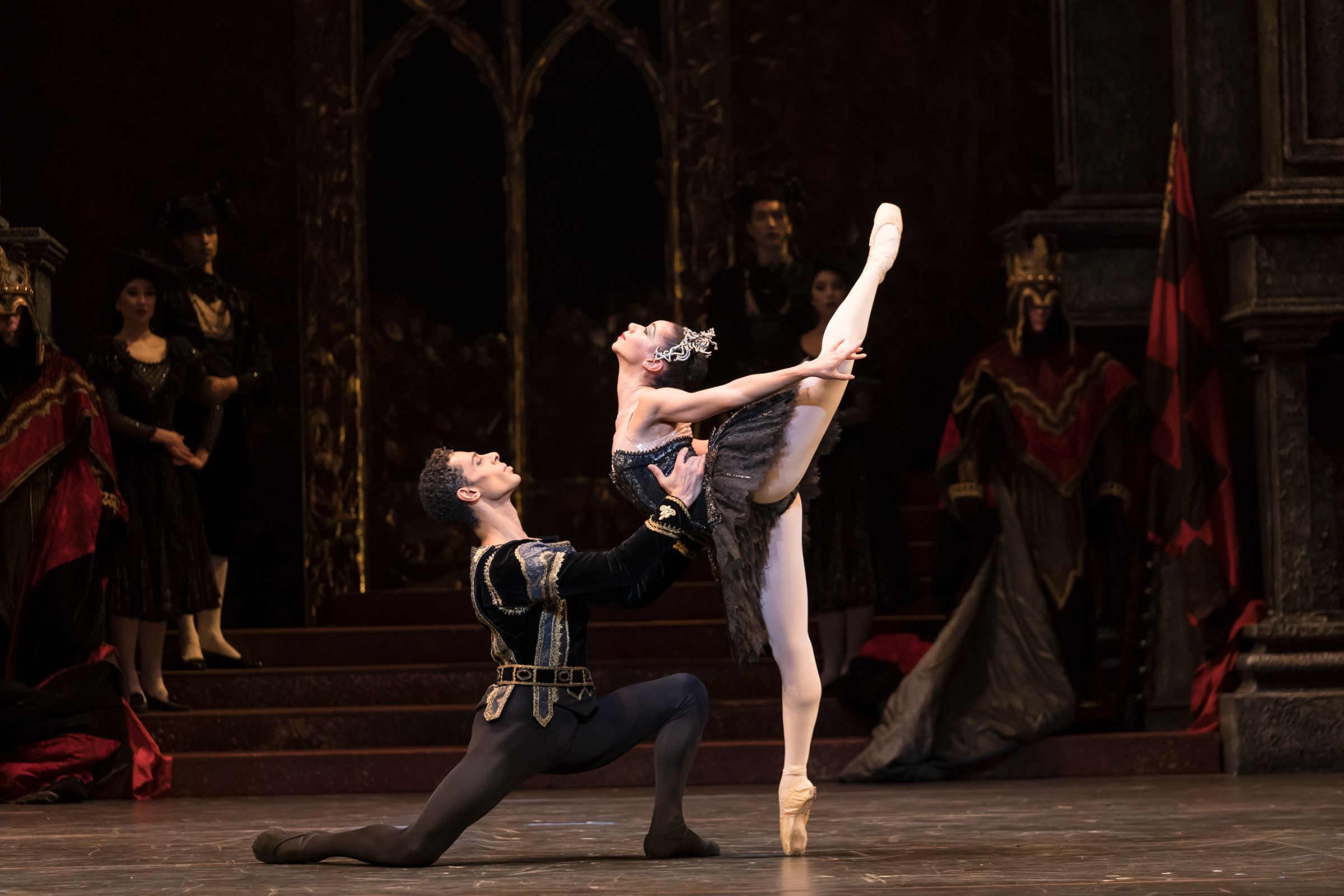Tyrone Singleton and Céline Gittens in <i>Swan Lake</i> © Bill Cooper