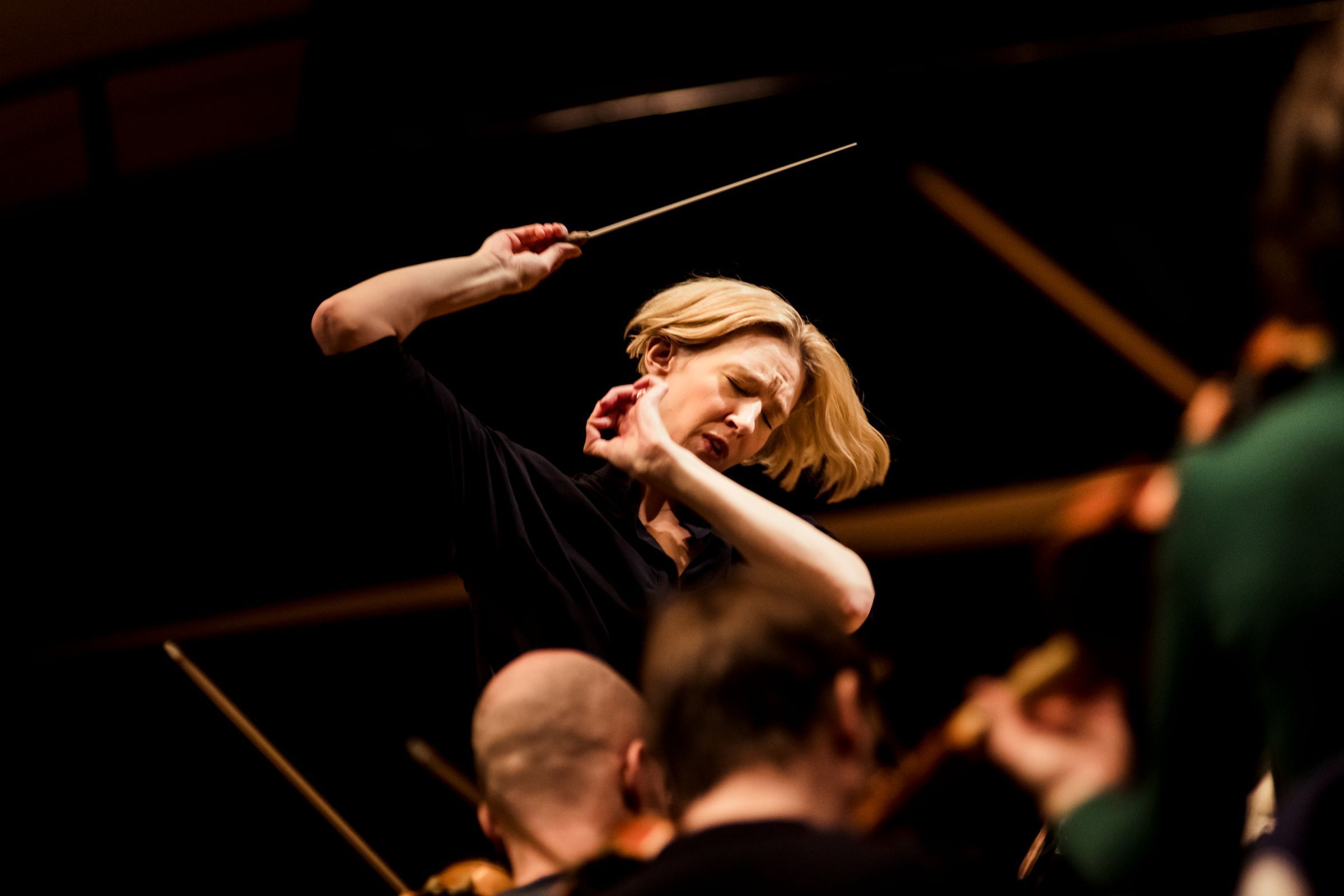 Joana Mallwitz dirige l'Orchestre de Paris &copy; Mathias Benguigui / Pasco &amp; Co