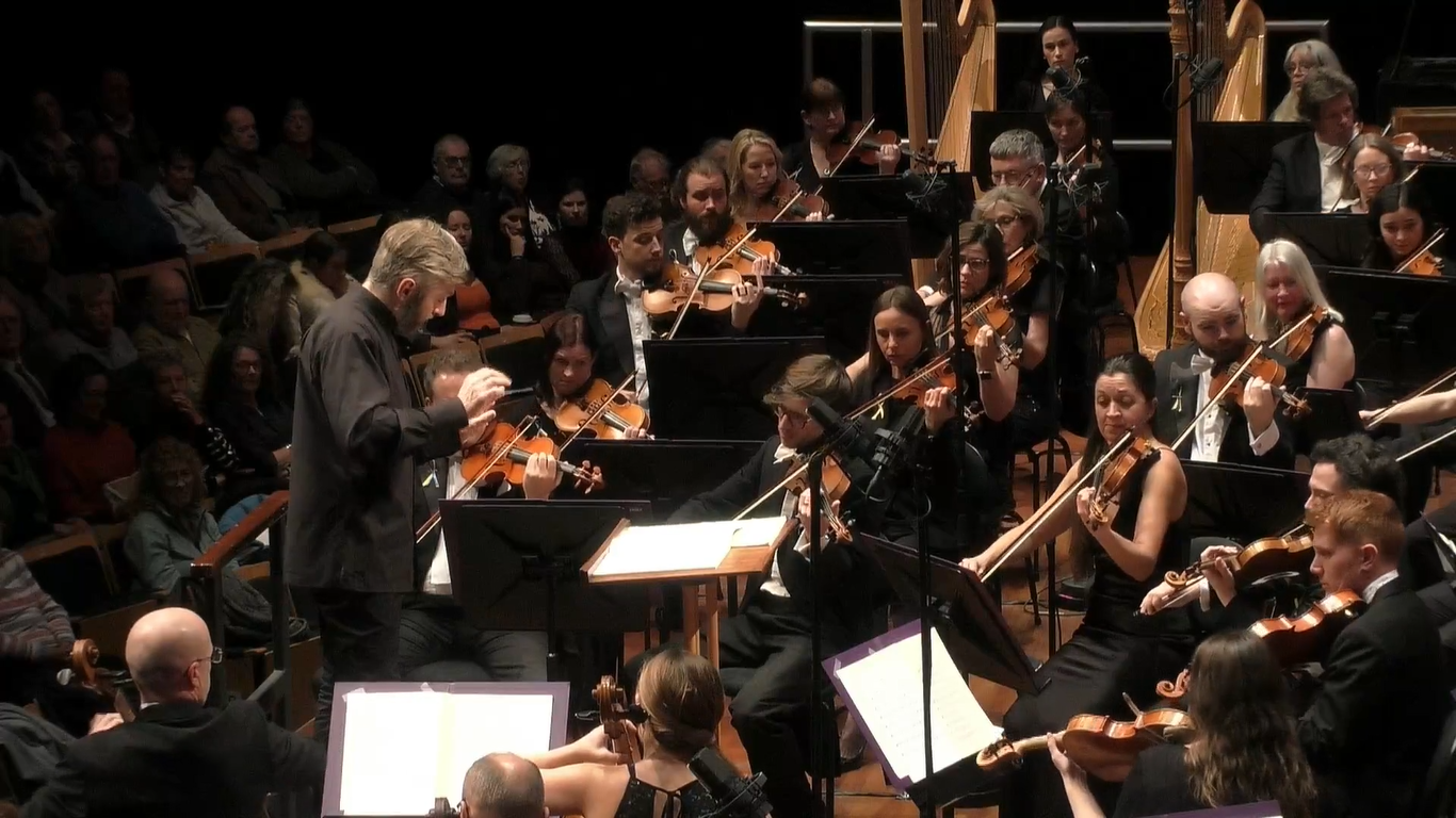 Kirill Karabits conducts the Bournemouth Symphony Orchestra © Bournemouth Symphony Orchestra