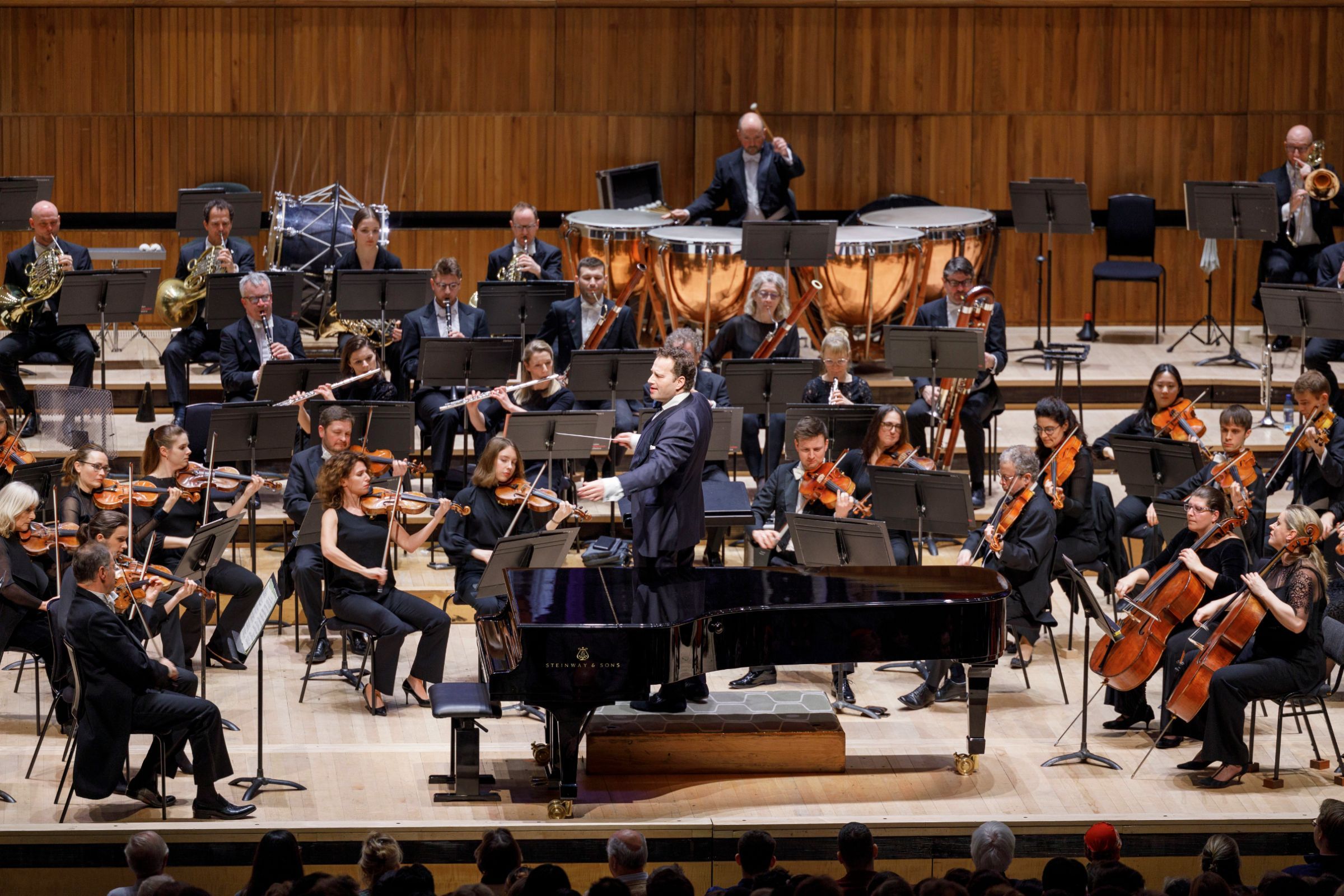Nikolaj Szeps-Znaider conducts the London Philharmonic Orchestra &copy; London Philharmonic Orchestra