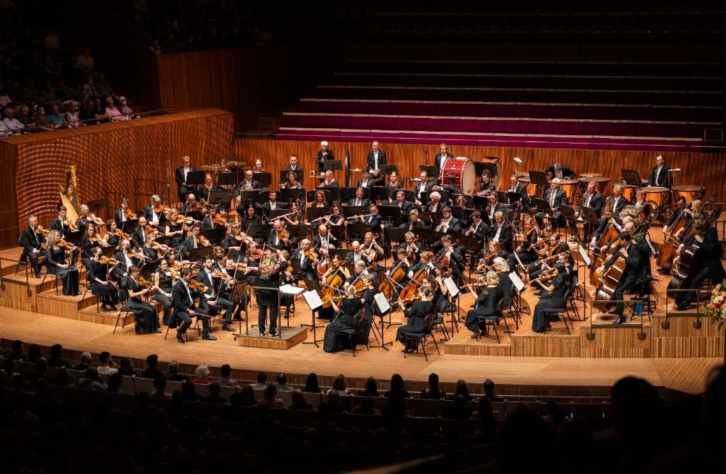 Simone Young conducts the Sydney Symphony Orchestra &copy; Supplied by the Sydney Symphony Orchestra