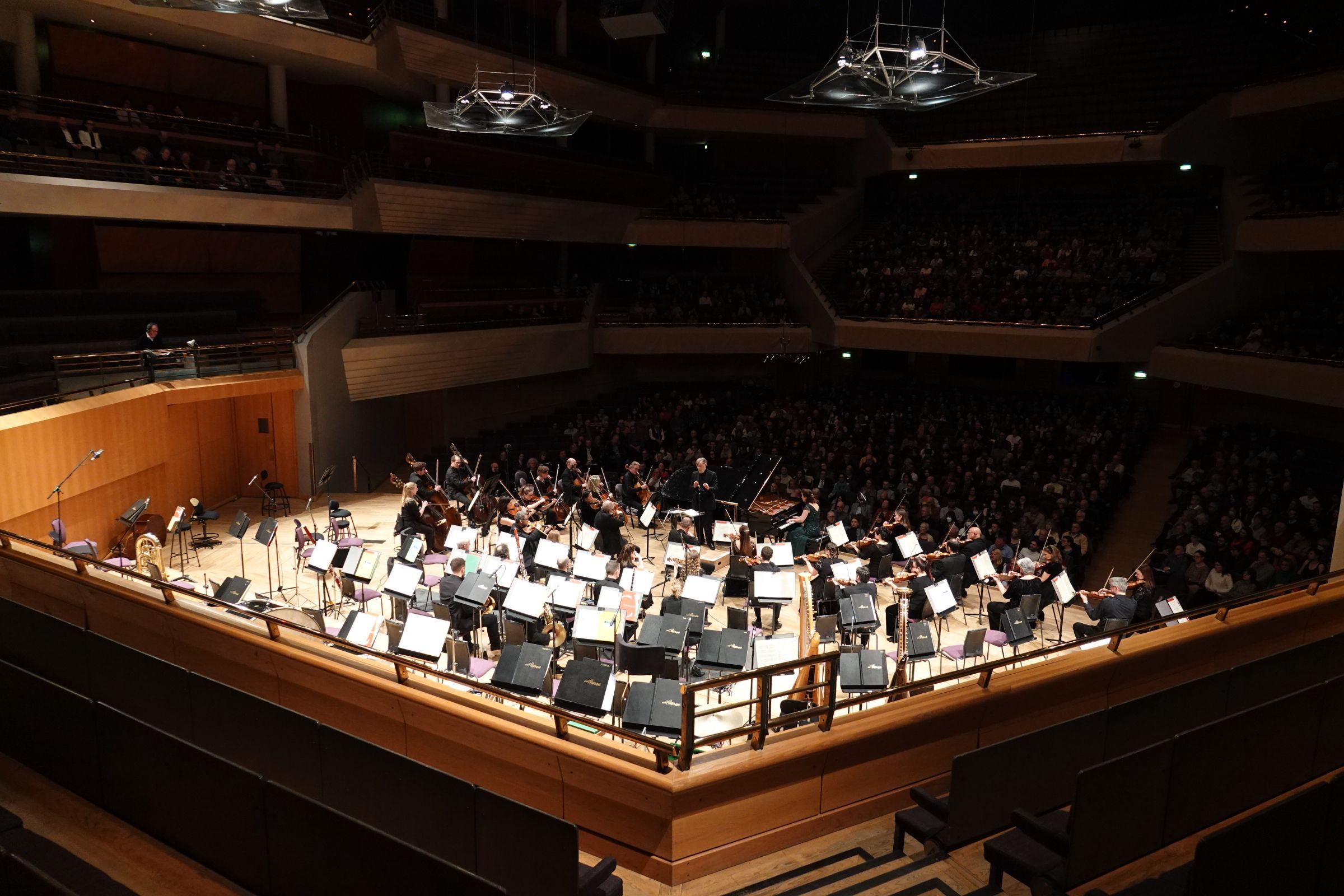 Angela Hewitt, Sir Andrew Davis and the BBC Philharmonic © BBC Philharmonic