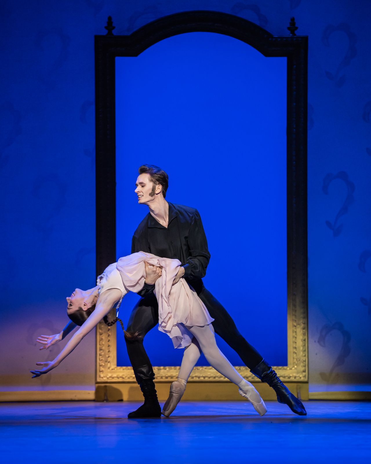 Patrik Holeček and Alina Nanu as Onegin and Tatiana in <i>Onegin</i> © Serghei Gherciu