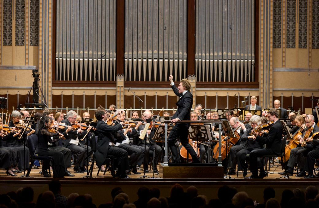 Klaus Mäkelä conducts The Cleveland Orchestra © Roger Mastroianni, courtesy of The Cleveland Orchestra