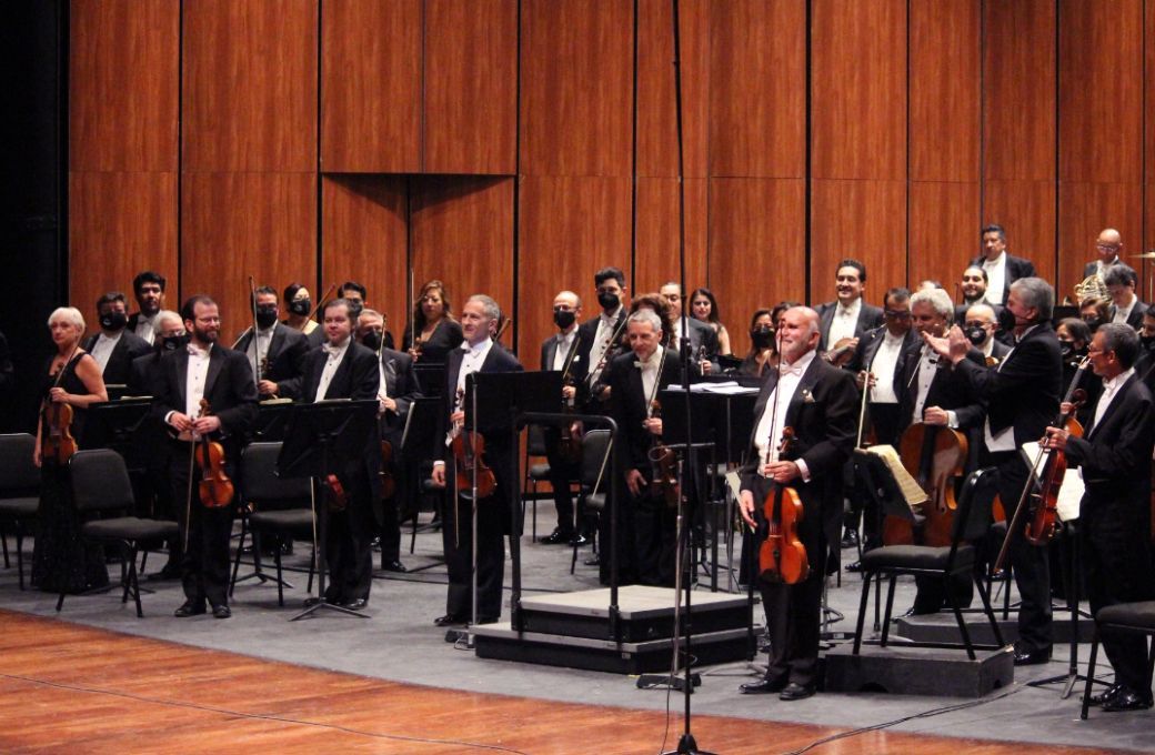 El Cuarteto Latinoamericano, la Orquesta Sinfónica Nacional y Ludwig Carrasco © Georgina Muñoz Ibáñez | Orquesta Sinfónica Nacional