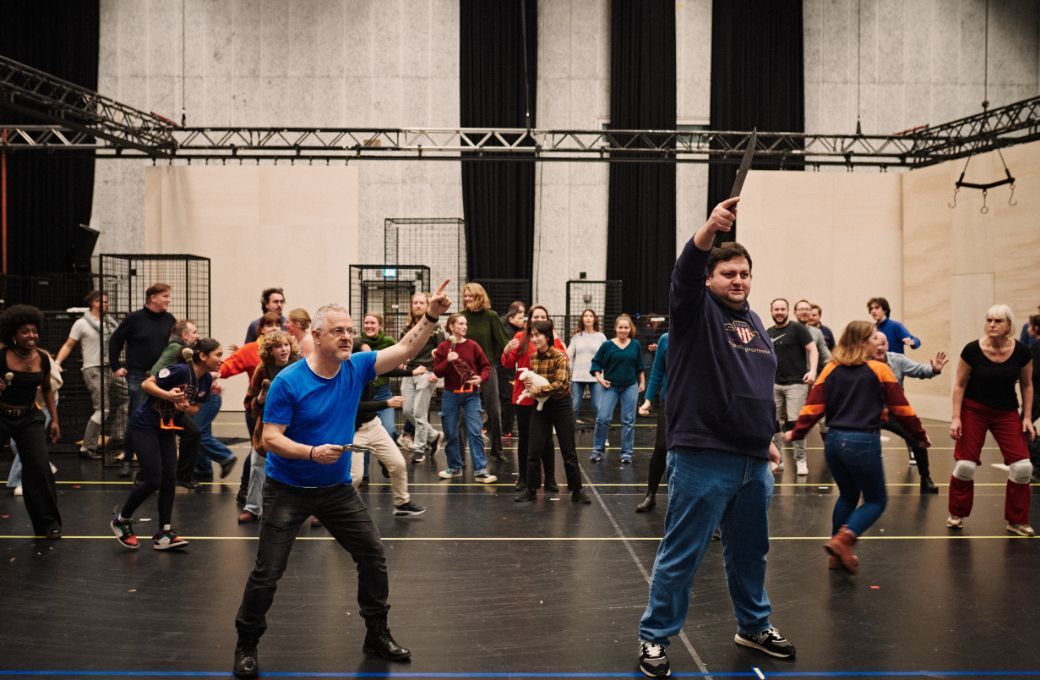 Chorus headed up by Michael Gniffke (Snowball) and Misha Kiria (Napoleon) &copy; Milagro Elstak