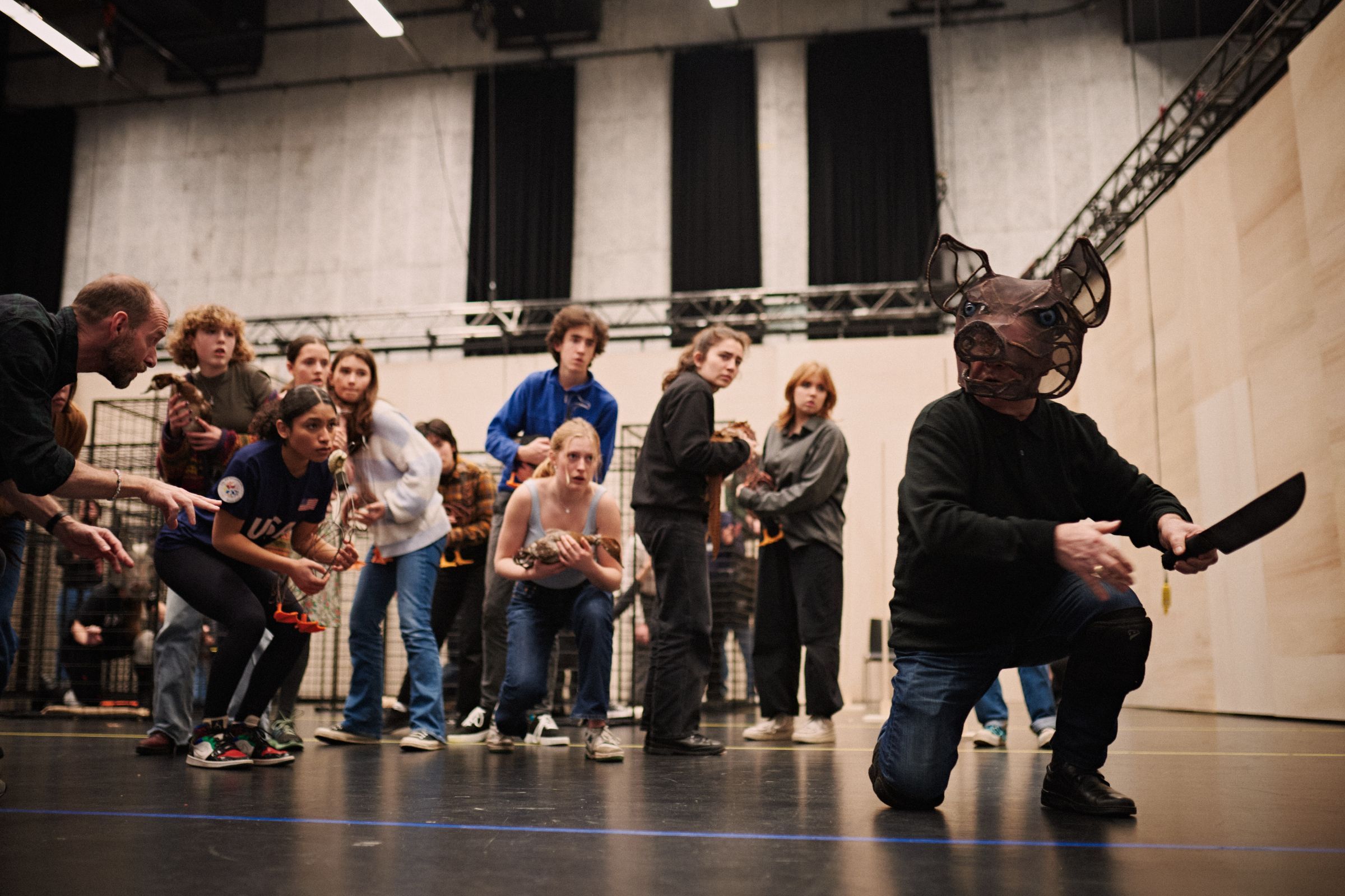 Gennady Bezzubenkov (Old Major) rehearses together with the chorus &copy; Milagro Elstak