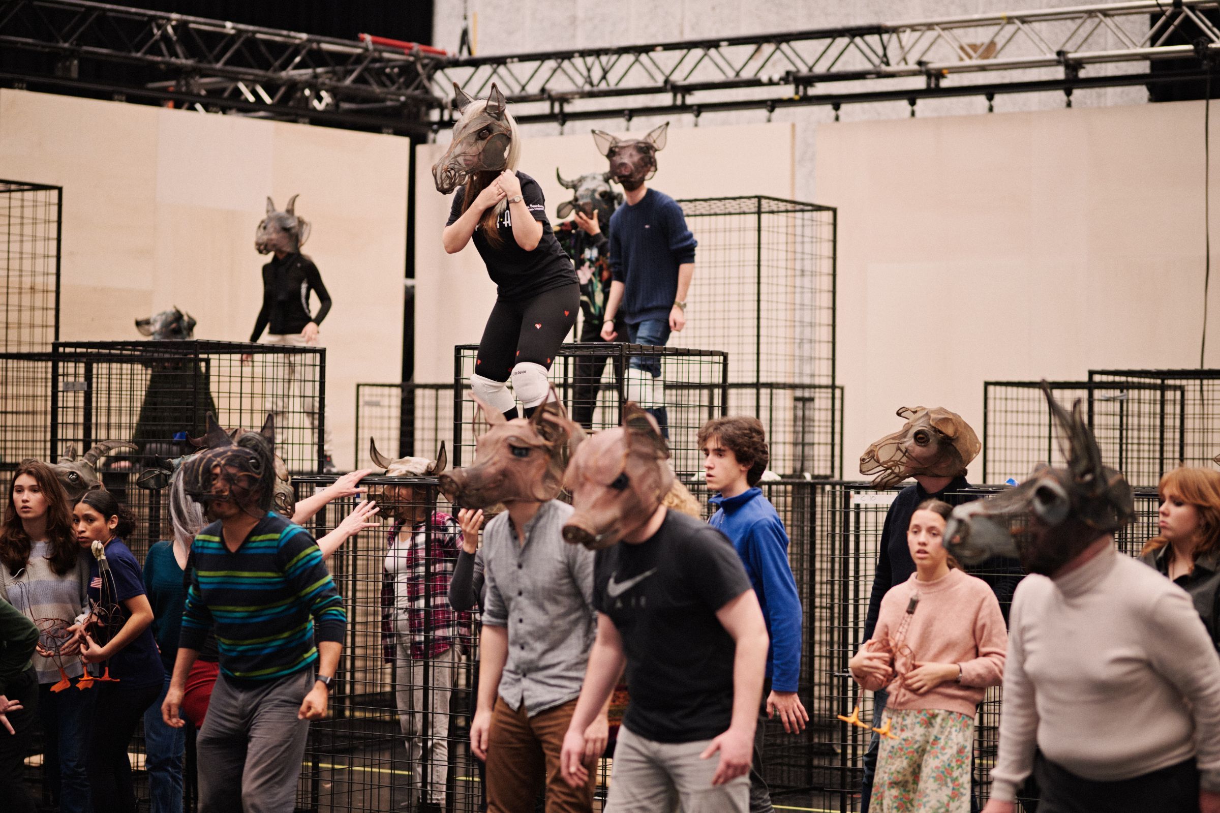 Cast and chorus &copy; Milagro Elstak