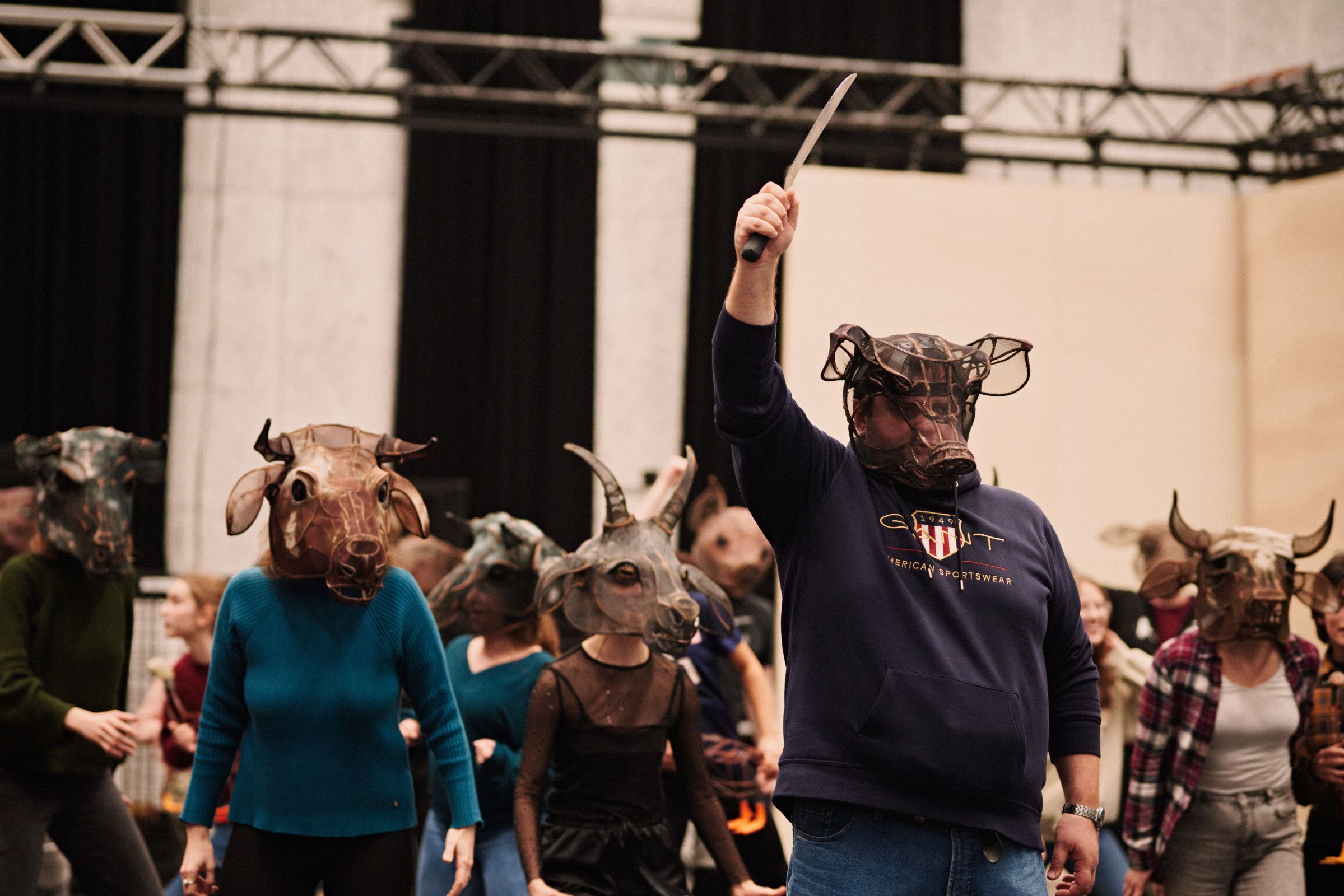 Misha Kiria (Napoleon) leads the chorus &copy; Milagro Elstak