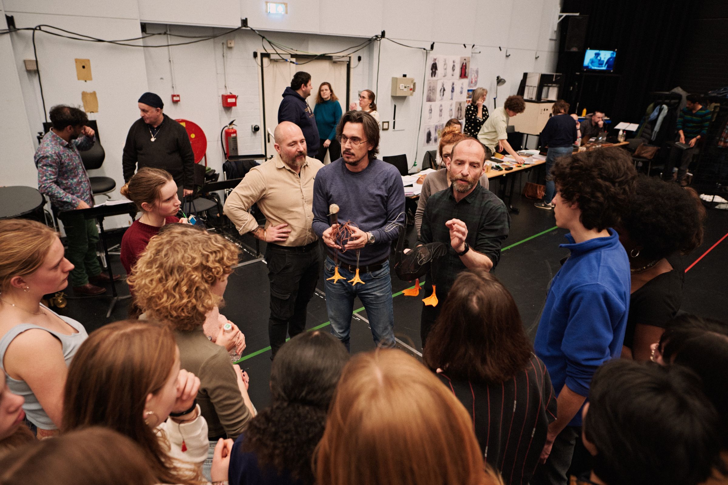 Debriefing at the end of rehearsals &copy; Milagro Elstak
