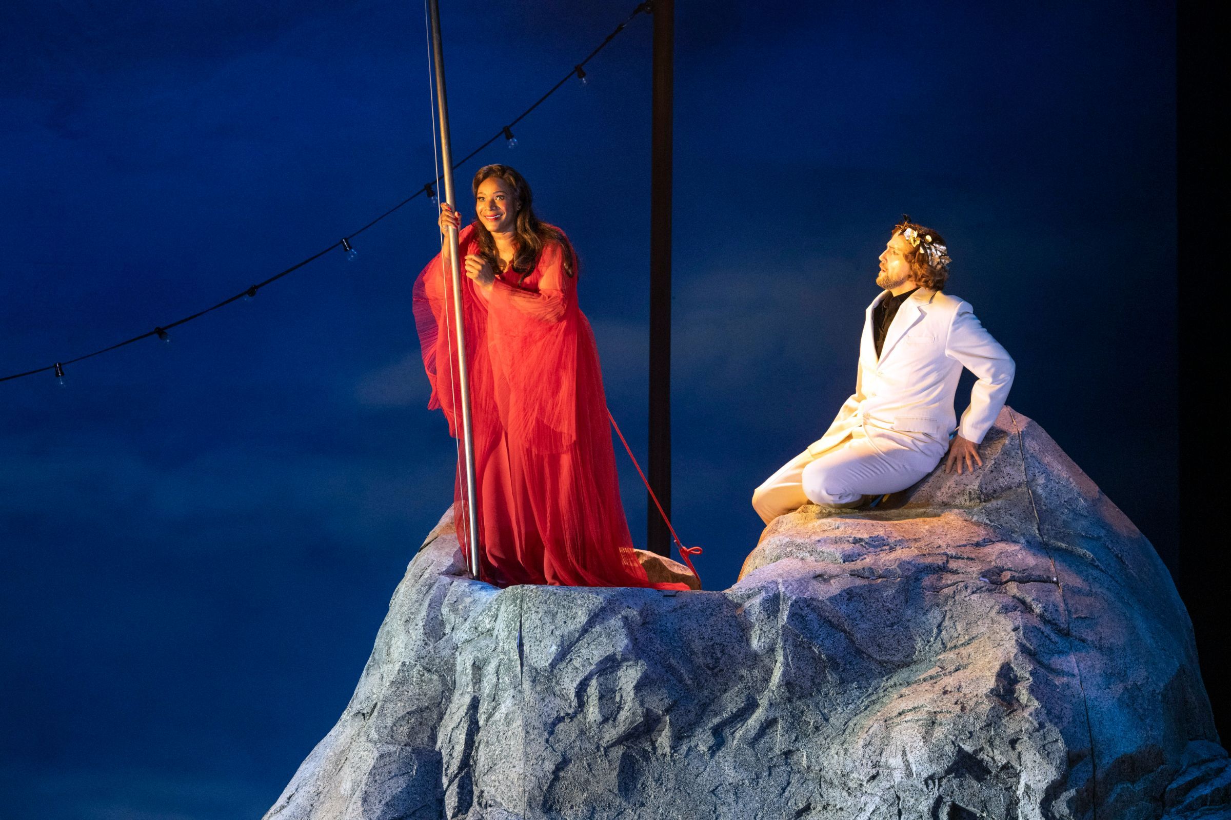Elizabeth Llewellyn (Ariadne) and Ric Furman (Bacchus) &copy; Richard Hubert Smith