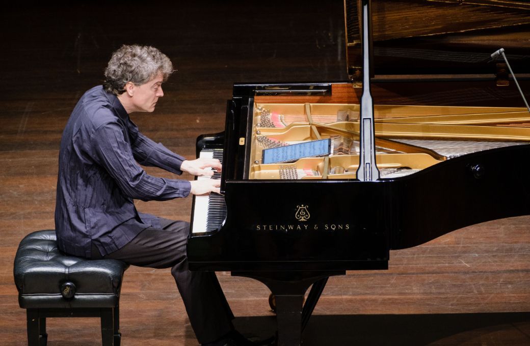 Paul Lewis’ Schubert scores a big hit in Singapore | Bachtrack